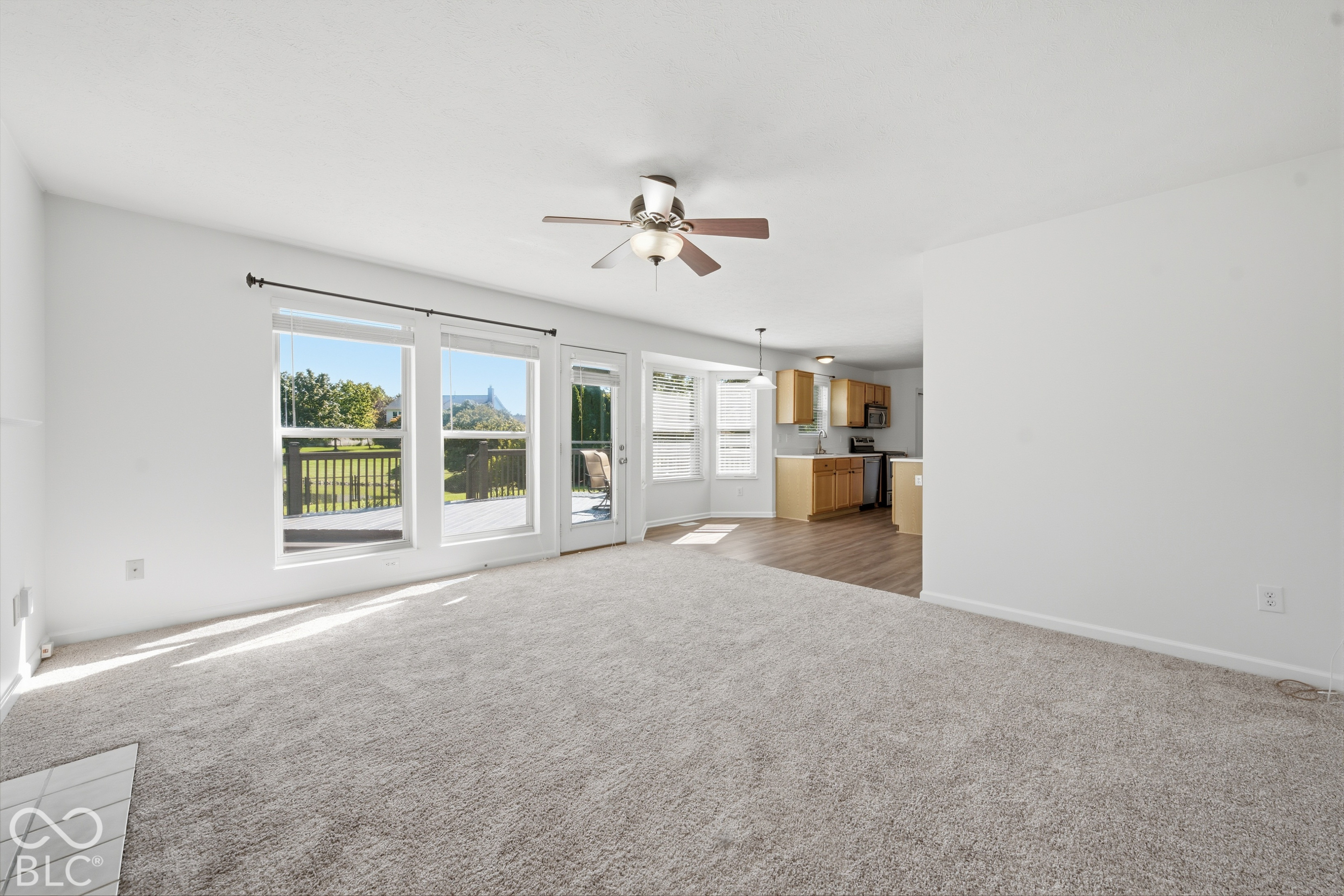 8567 Knoll Crossing