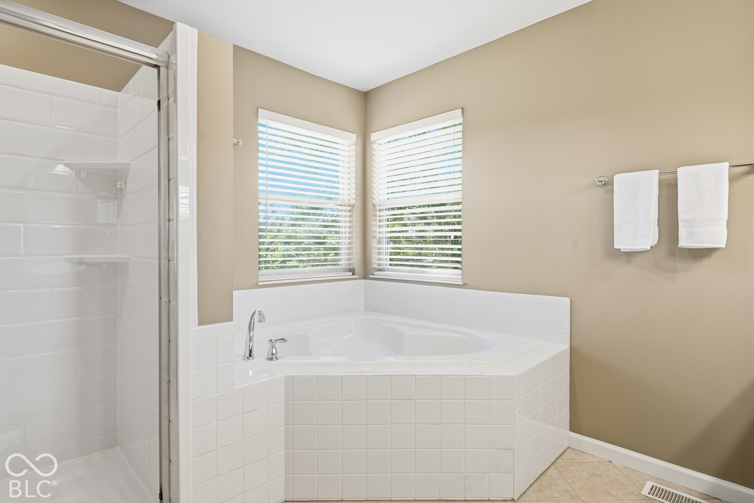 8567 Knoll Crossing