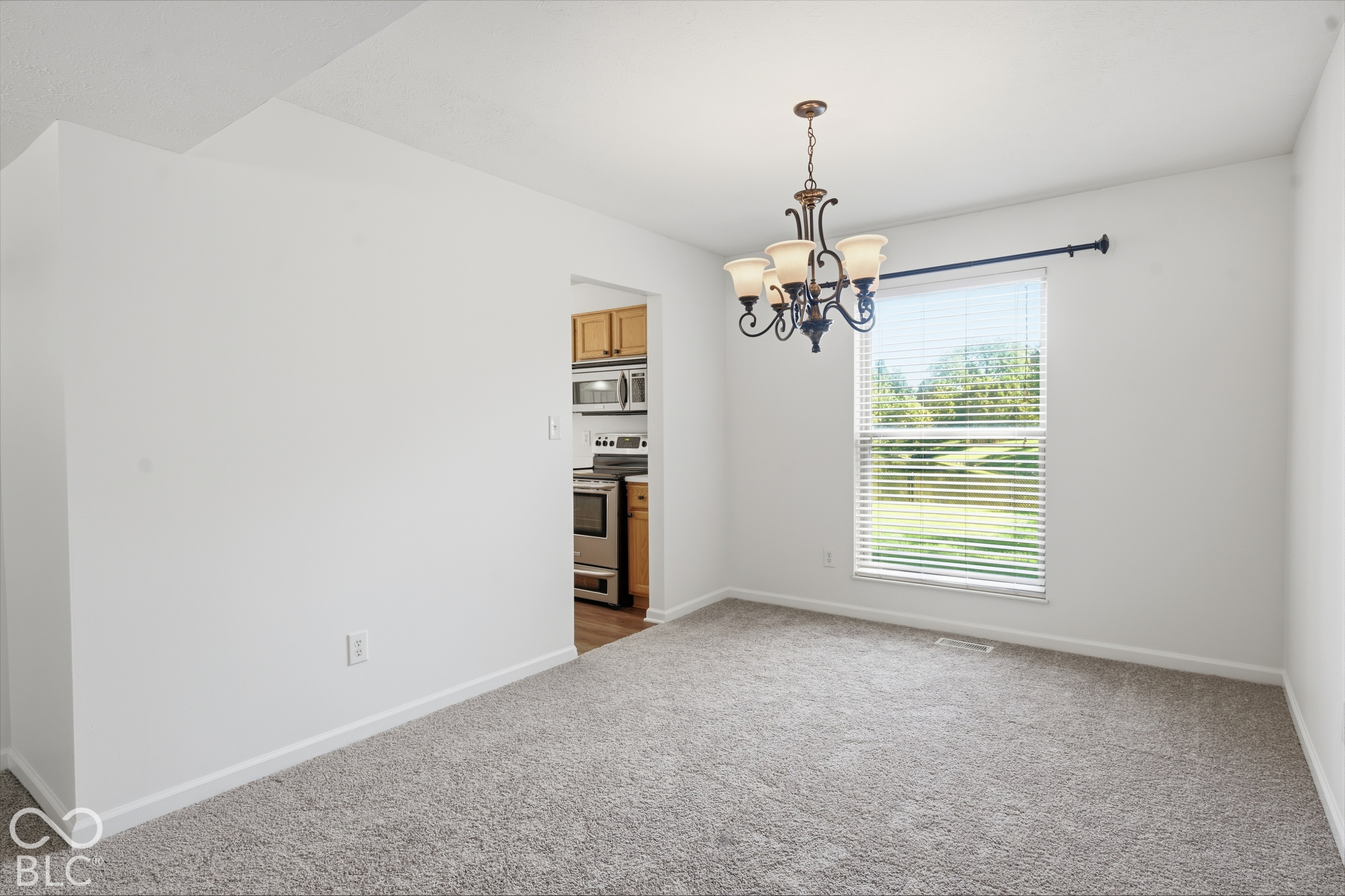8567 Knoll Crossing