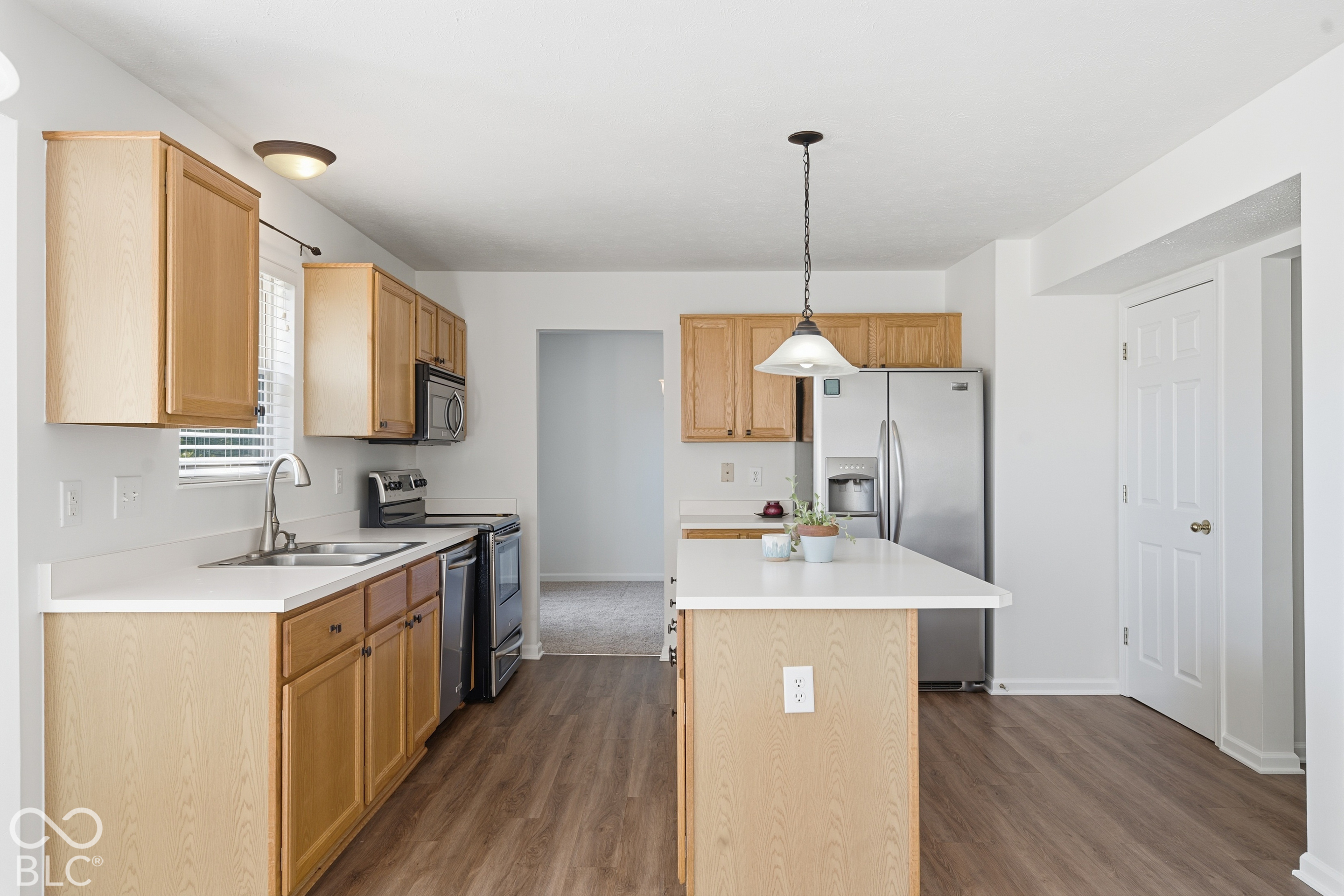 8567 Knoll Crossing