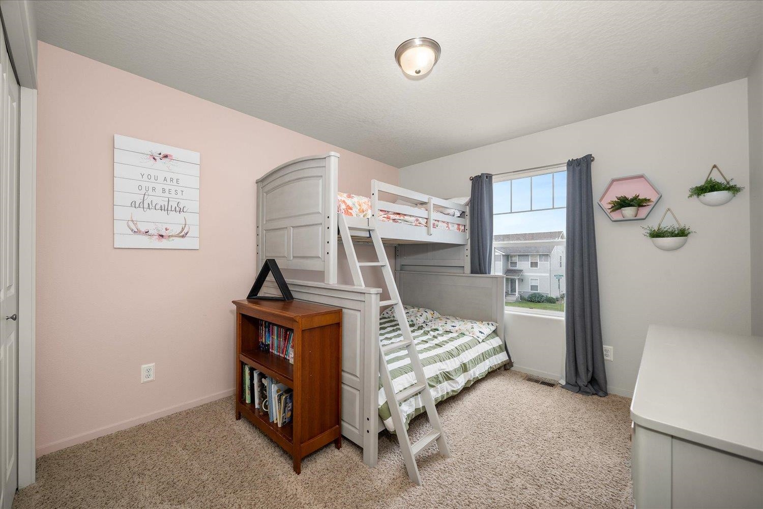 1712 W Kedlin Ln