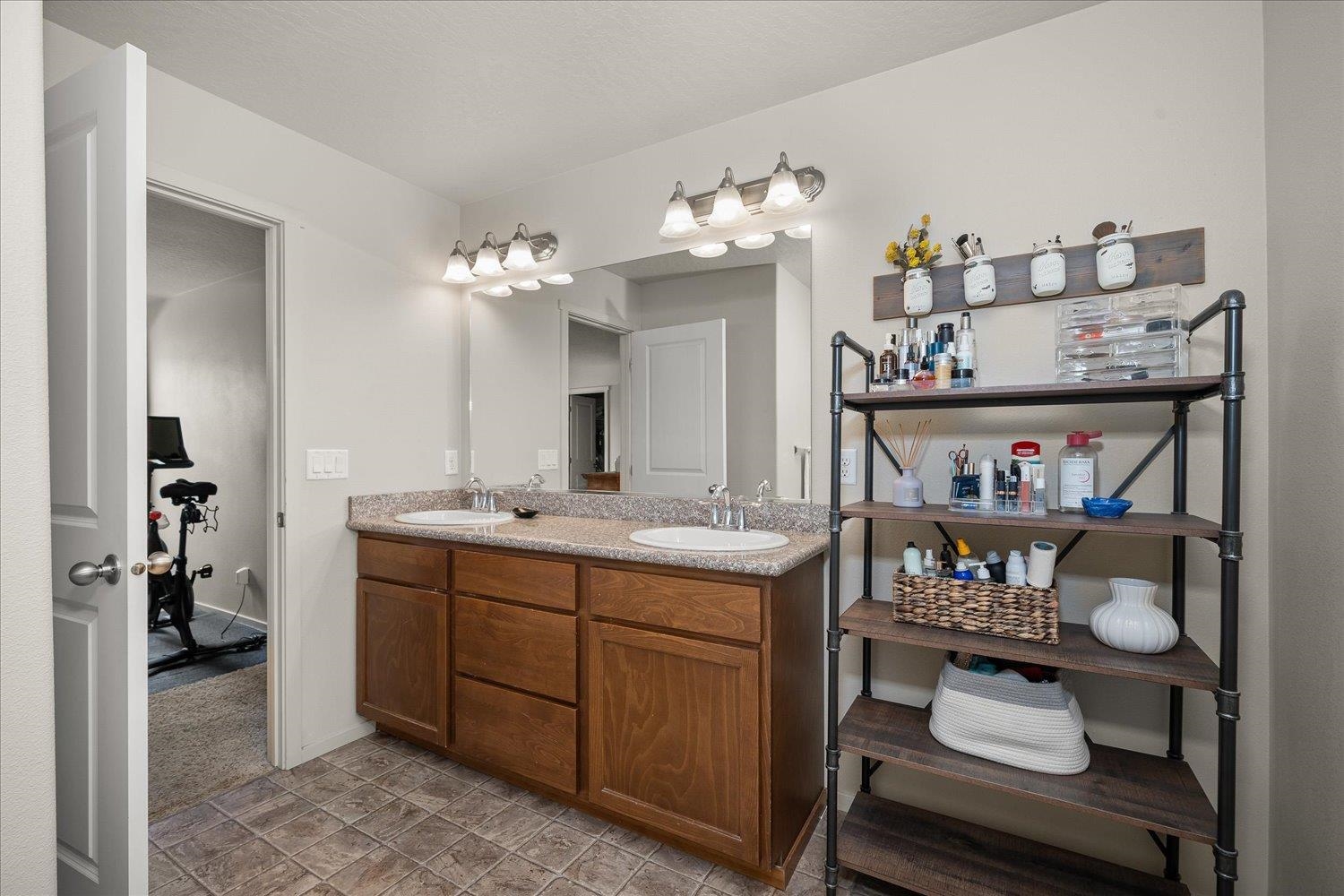 1712 W Kedlin Ln