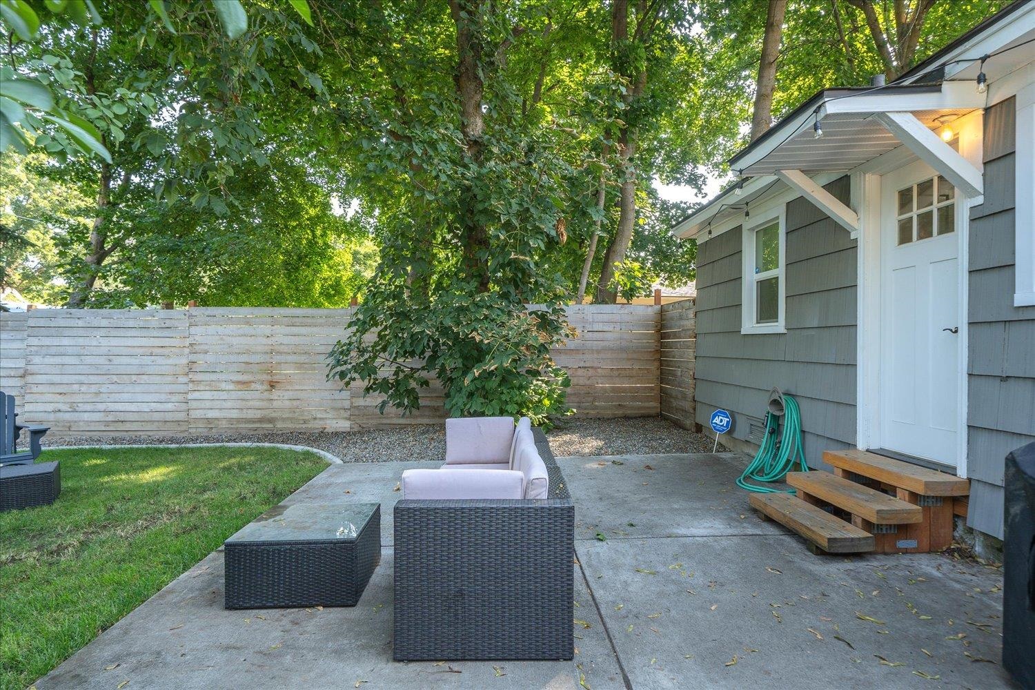 30 W 32nd Ave