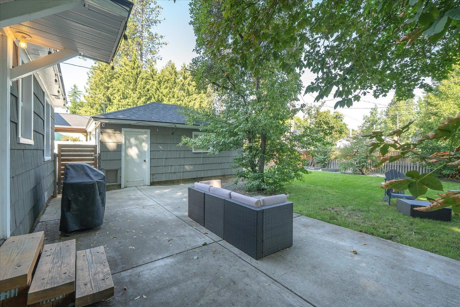 30 W 32nd Ave