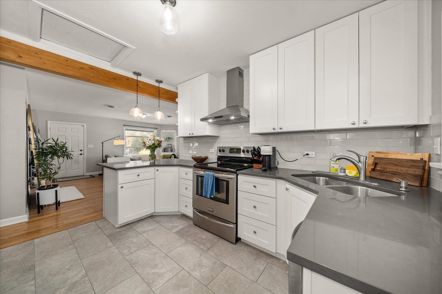 30 W 32nd Ave