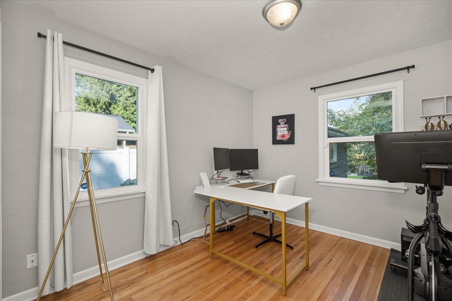 30 W 32nd Ave