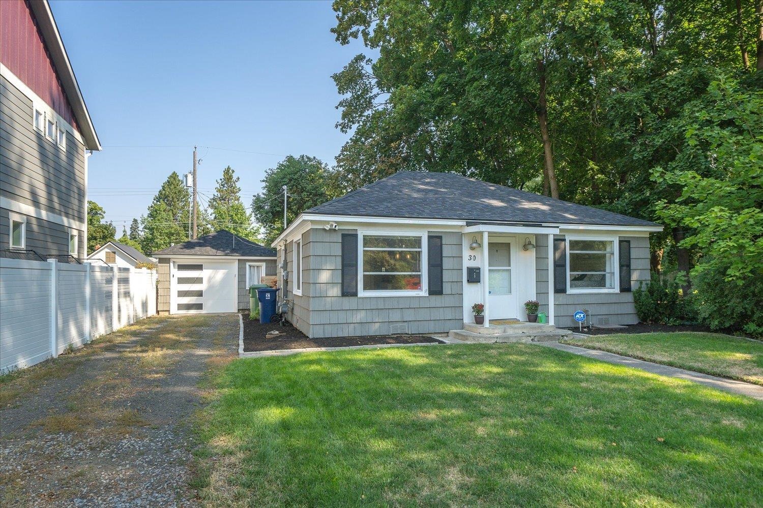 30 W 32nd Ave