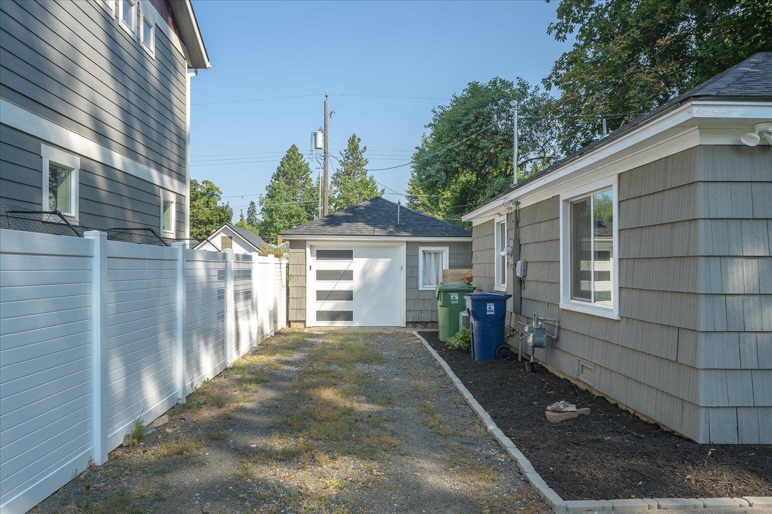 30 W 32nd Ave