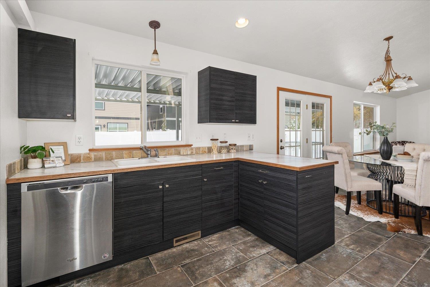 7919 S Strawberry St