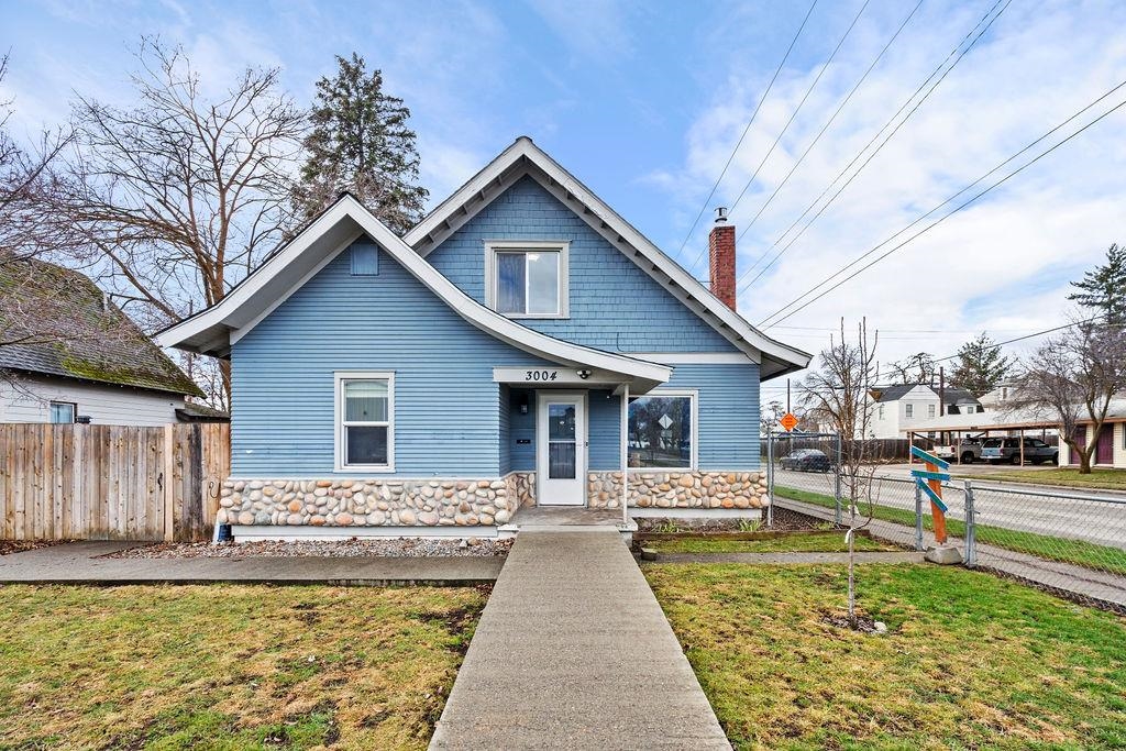 3004 E Everett Ave