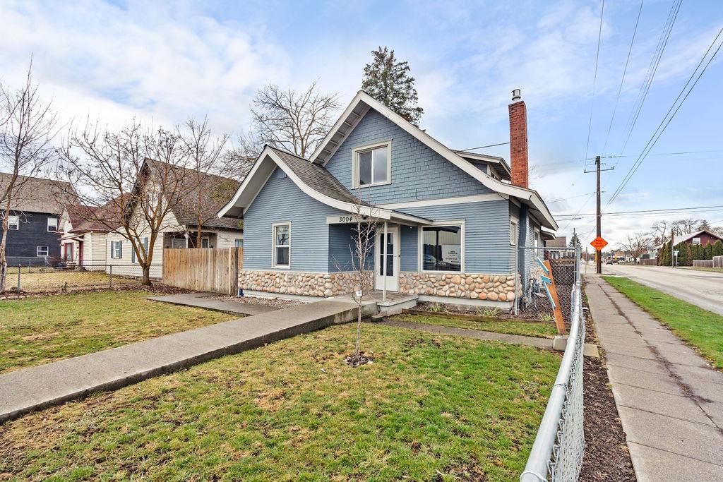 3004 E Everett Ave