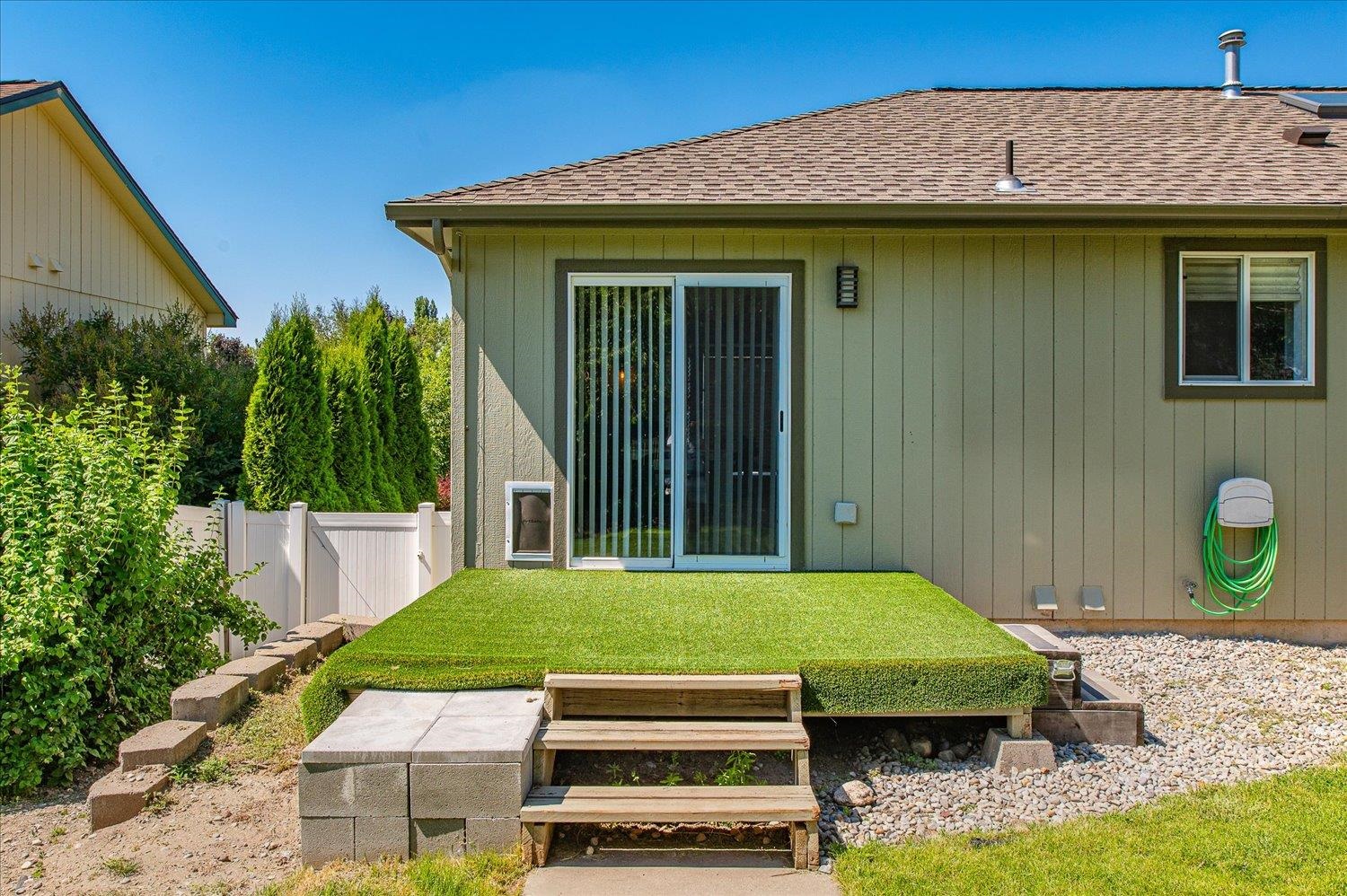 23114 E Valleyway Ave