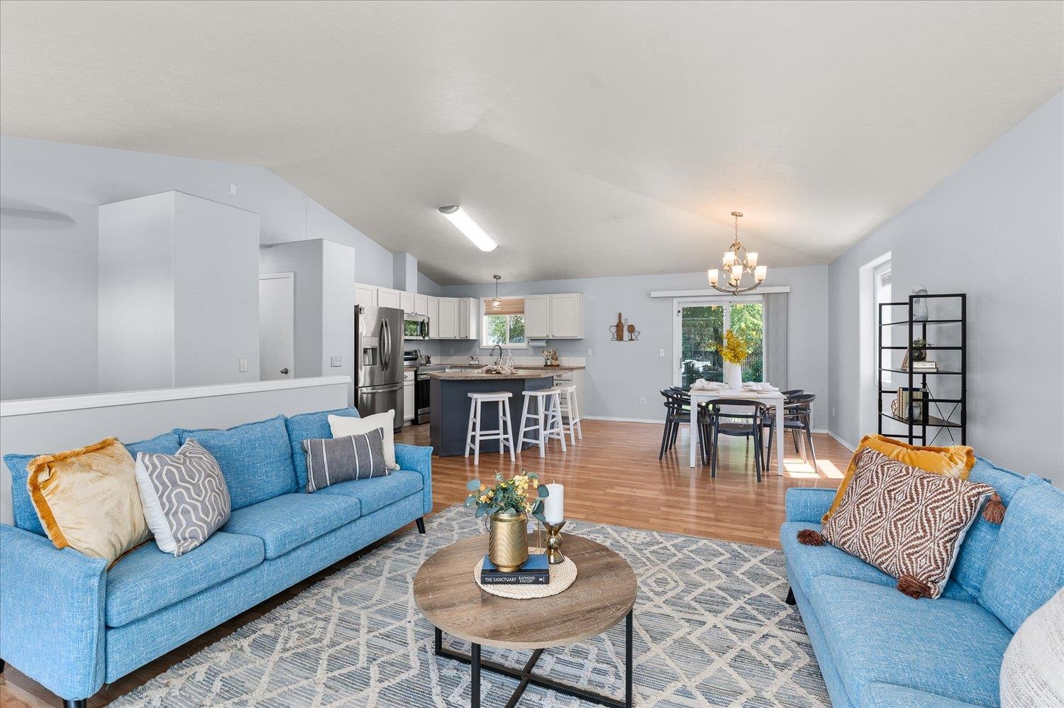 23114 E Valleyway Ave