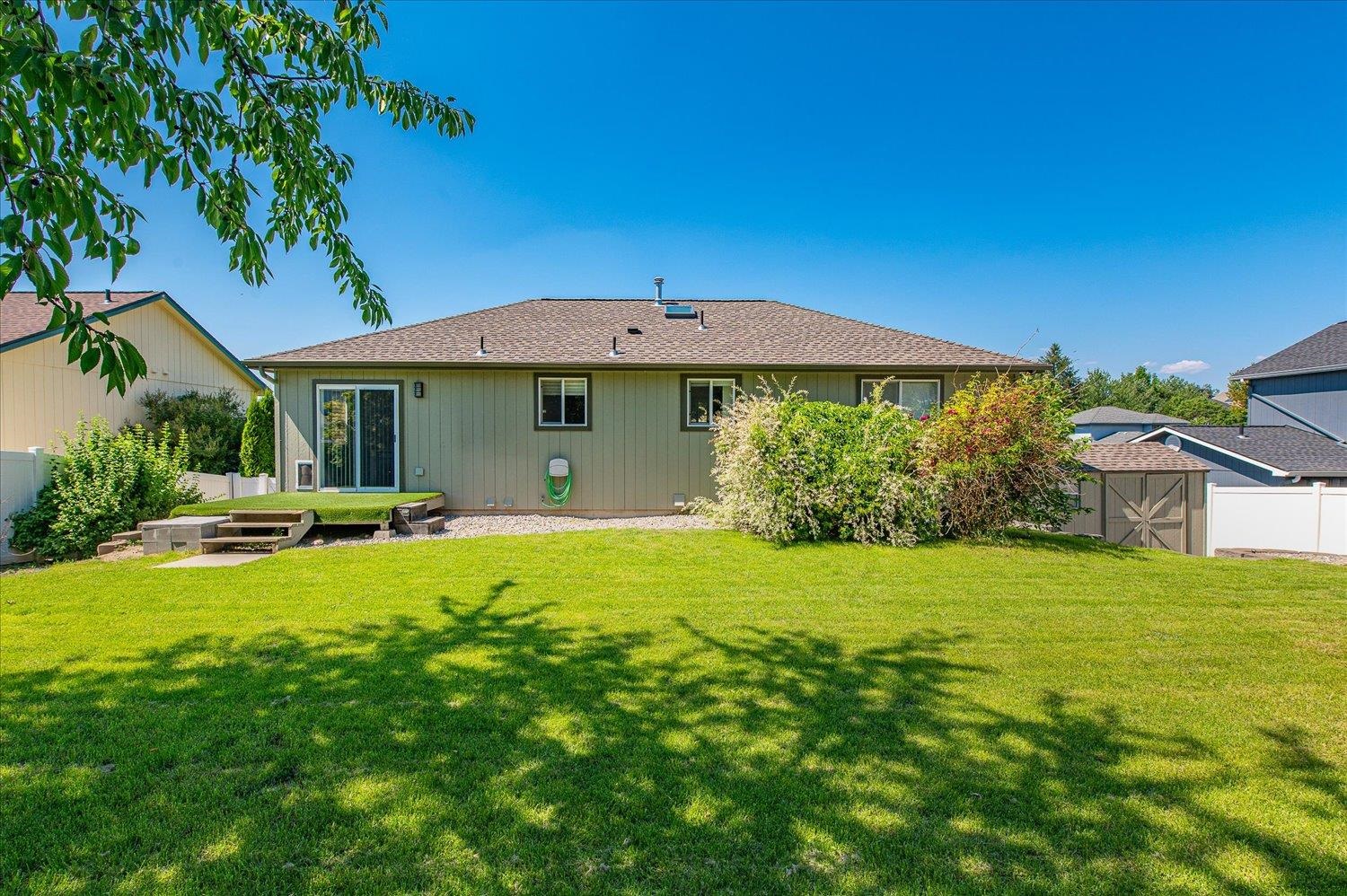 23114 E Valleyway Ave