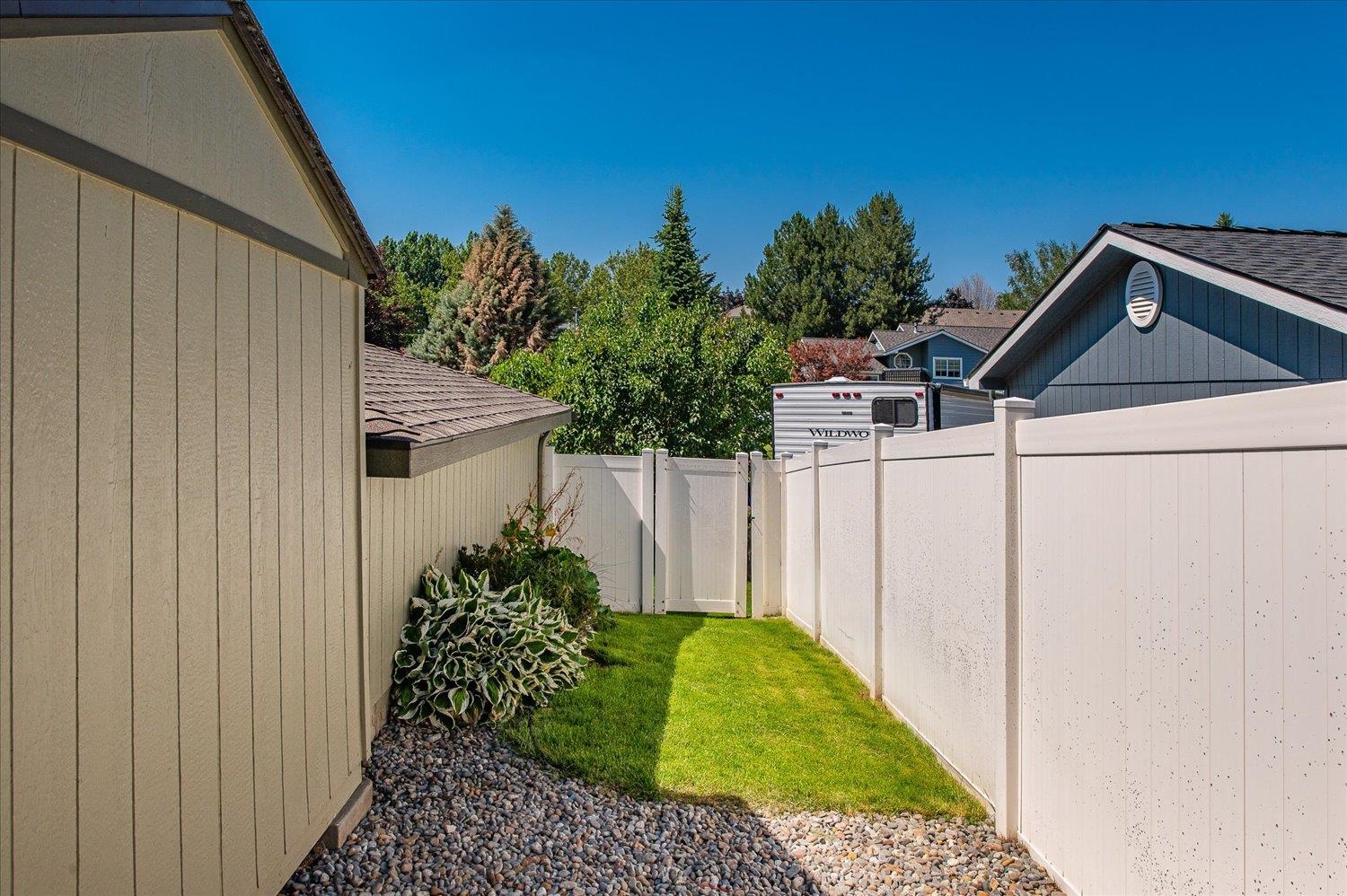 23114 E Valleyway Ave