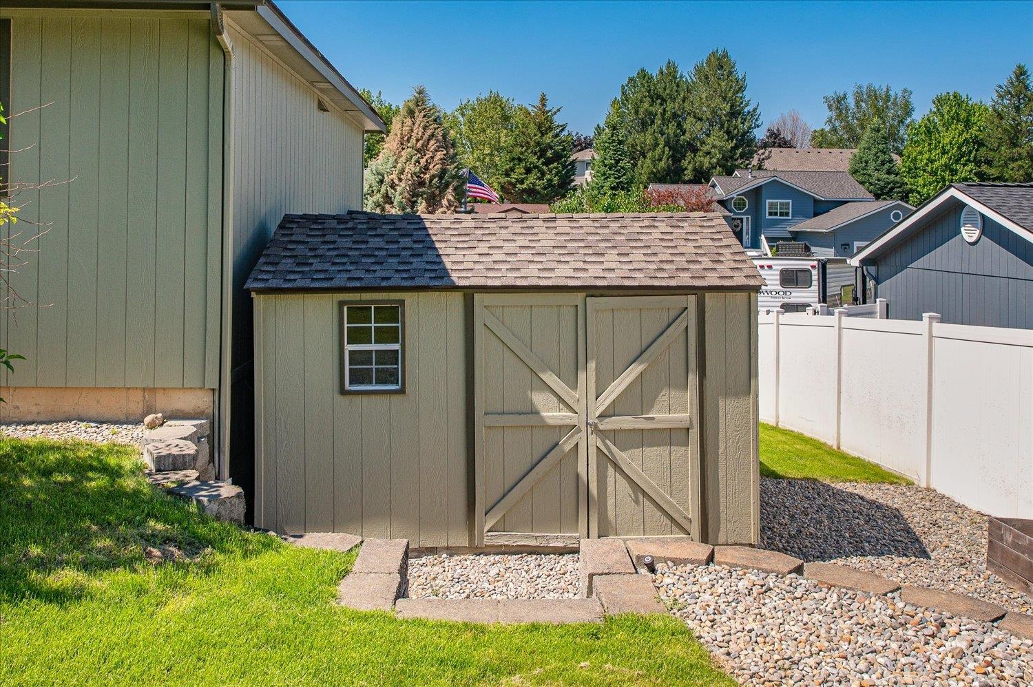 23114 E Valleyway Ave