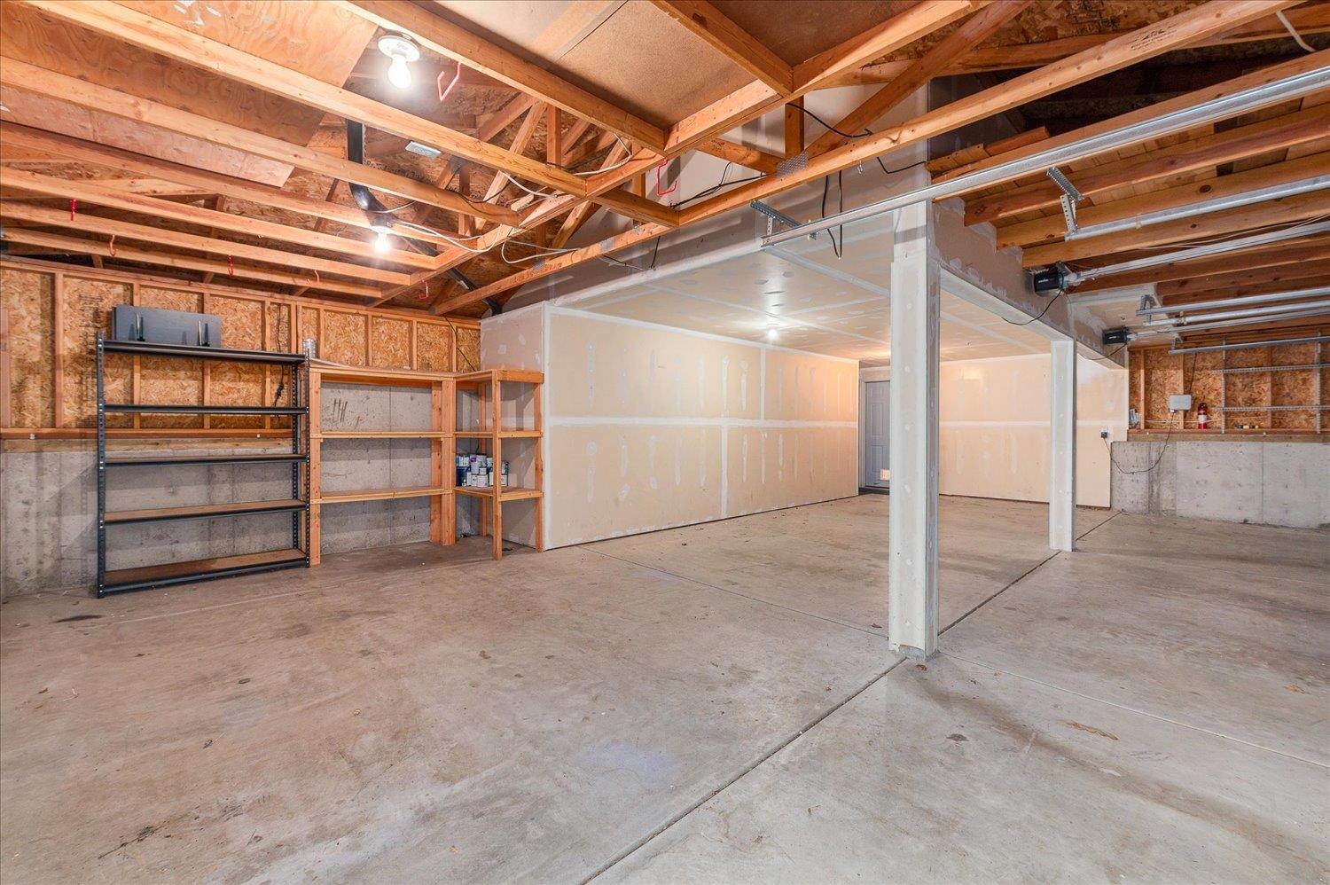 23114 E Valleyway Ave