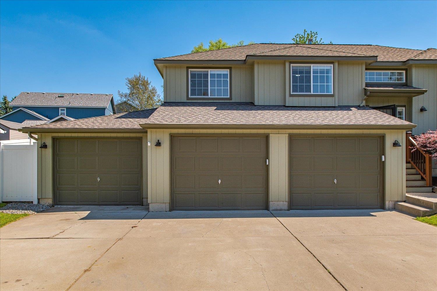 23114 E Valleyway Ave