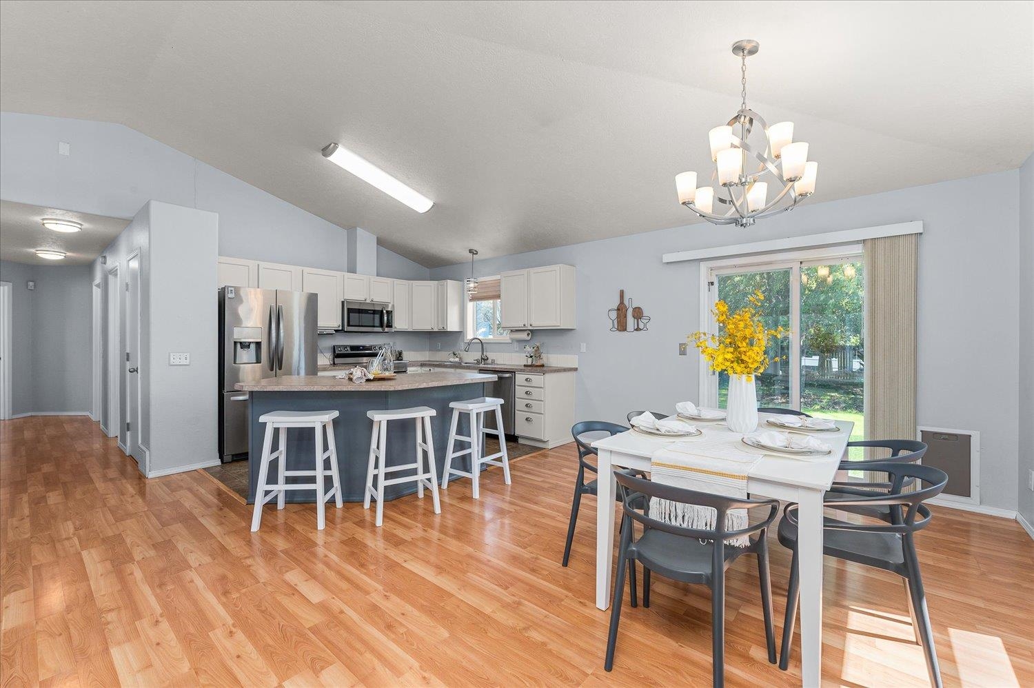 23114 E Valleyway Ave