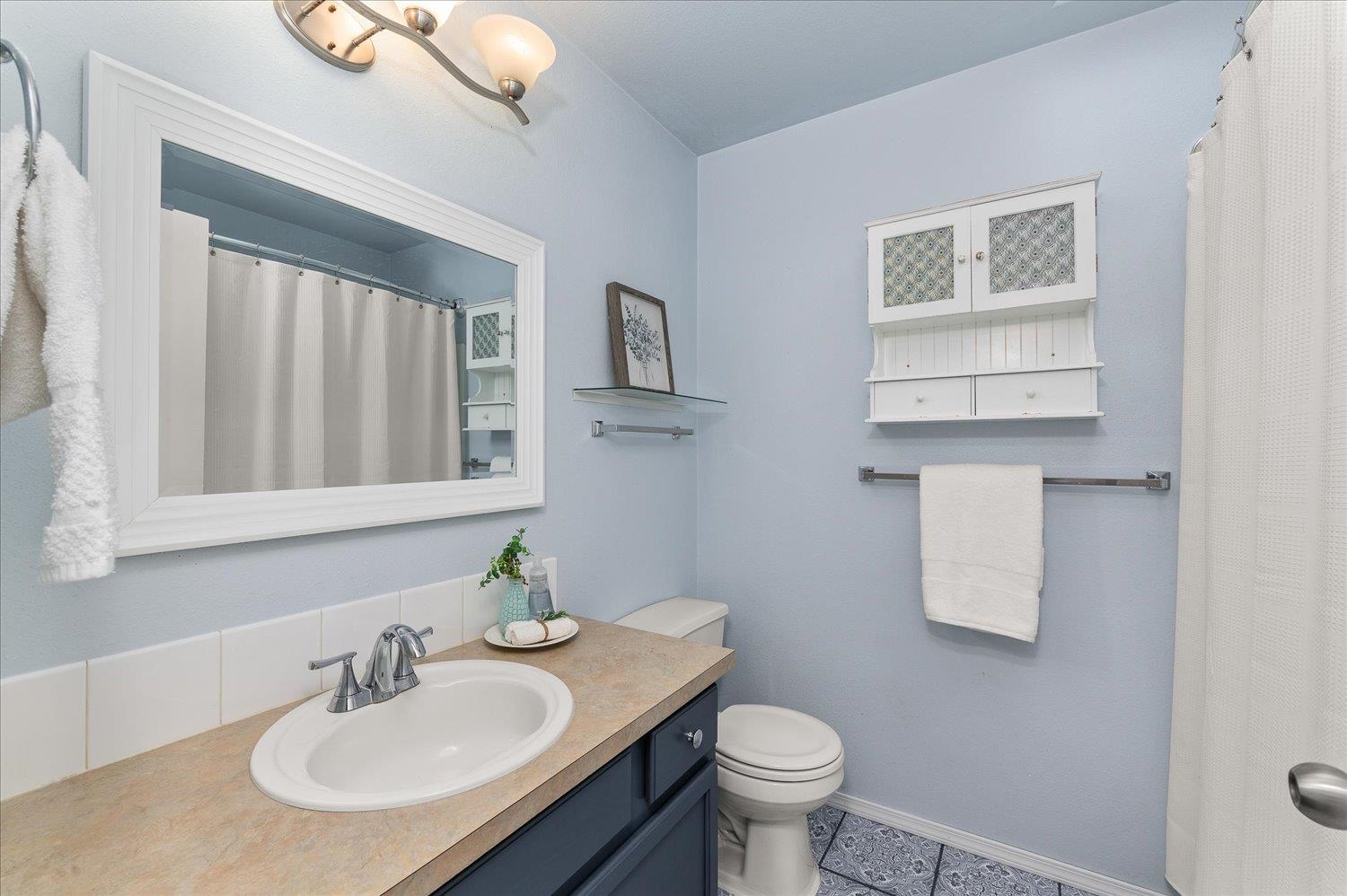 23114 E Valleyway Ave