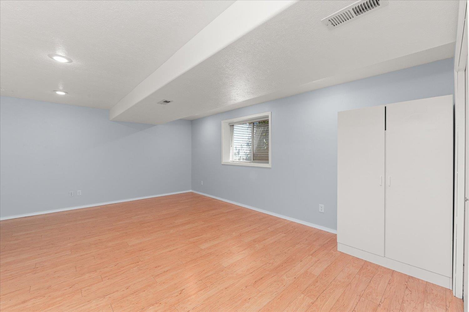 23114 E Valleyway Ave