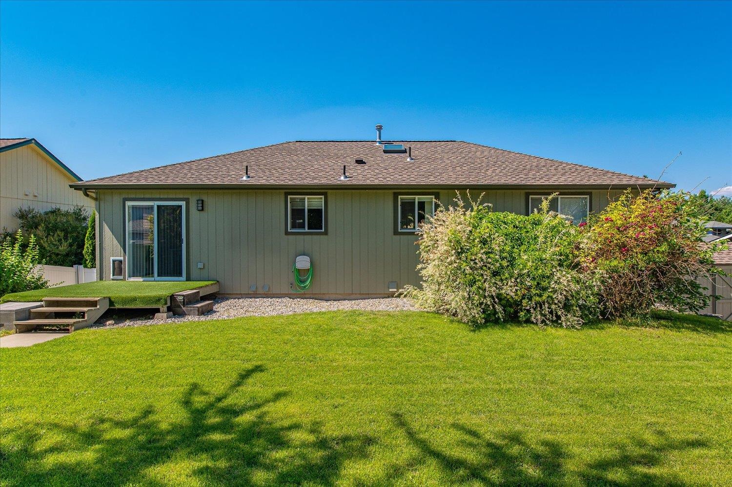 23114 E Valleyway Ave