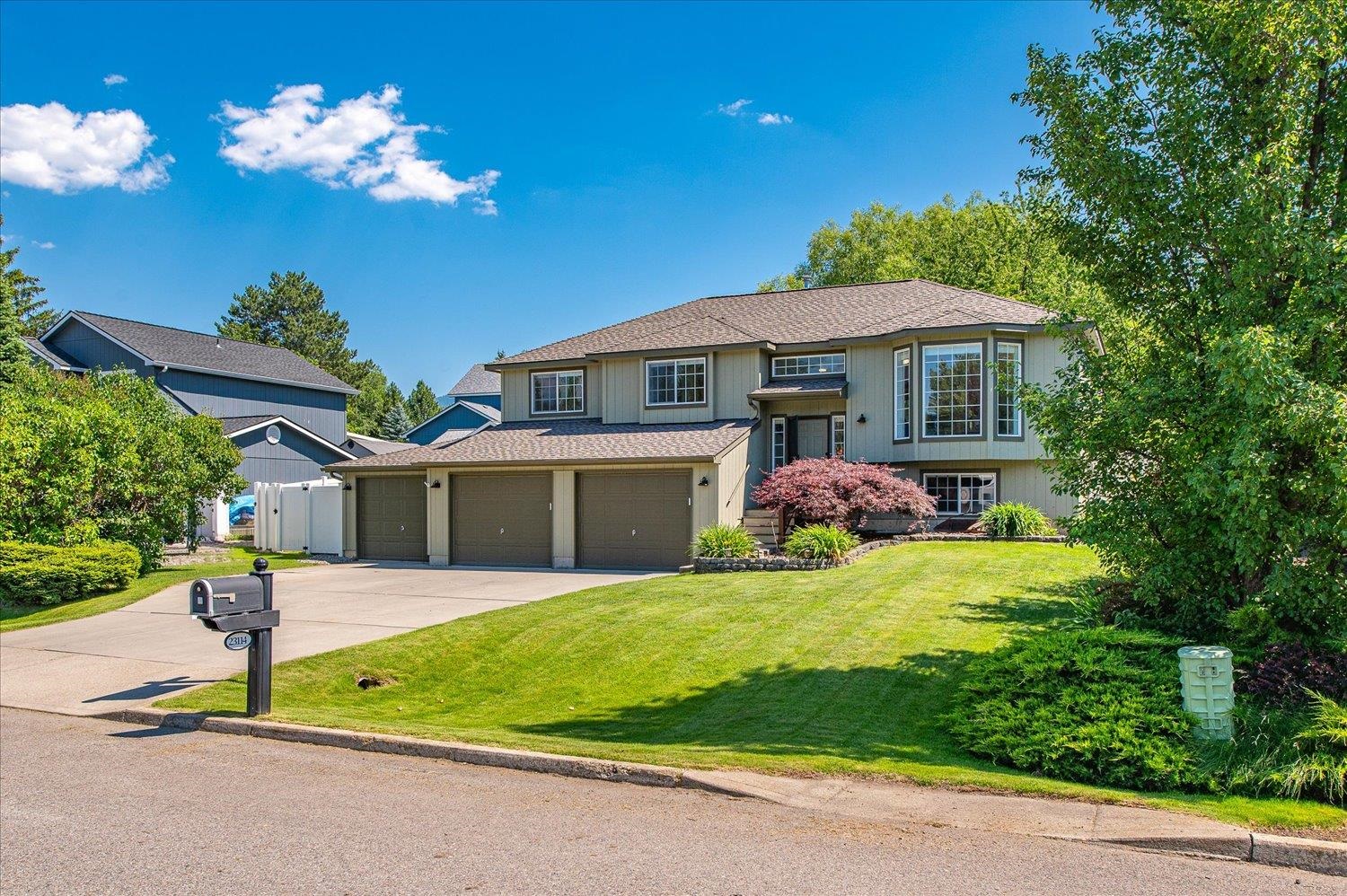 23114 E Valleyway Ave