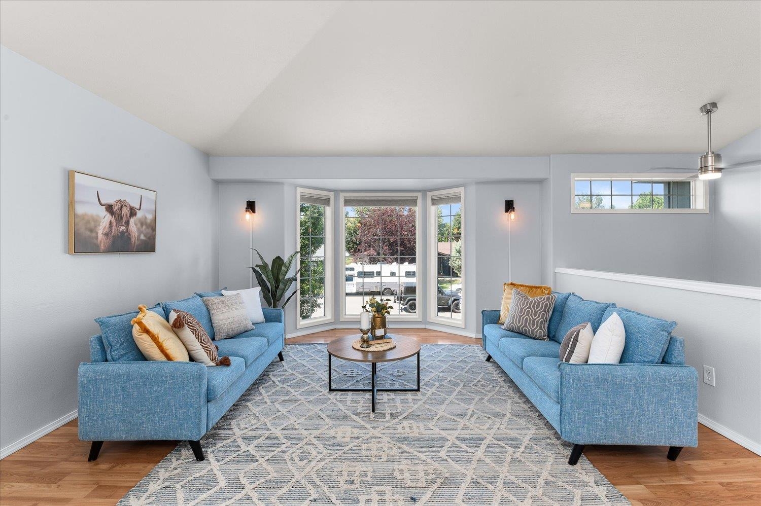 23114 E Valleyway Ave