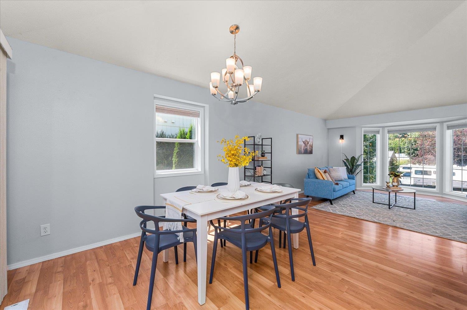 23114 E Valleyway Ave