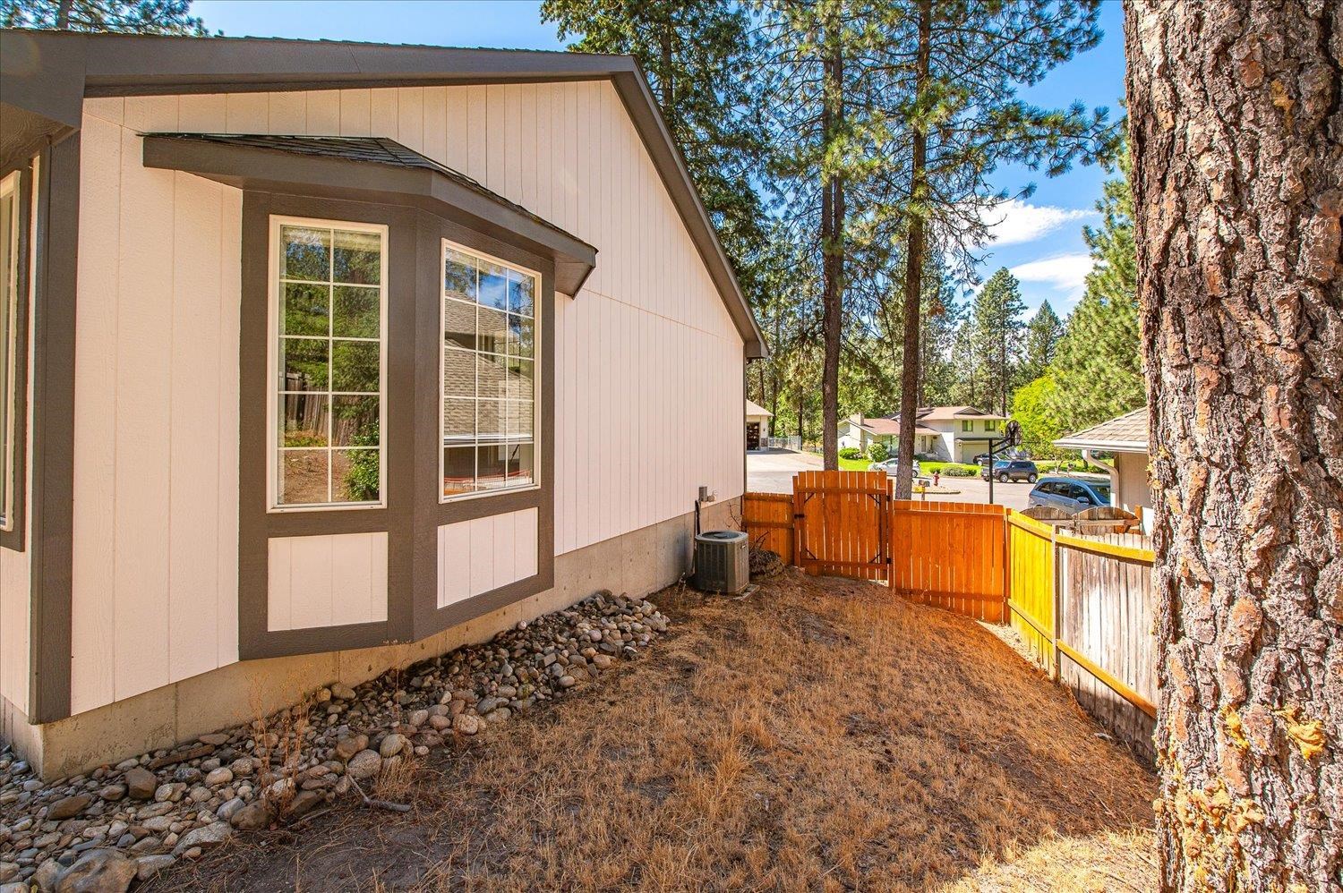 1204 W Candlewood Ct