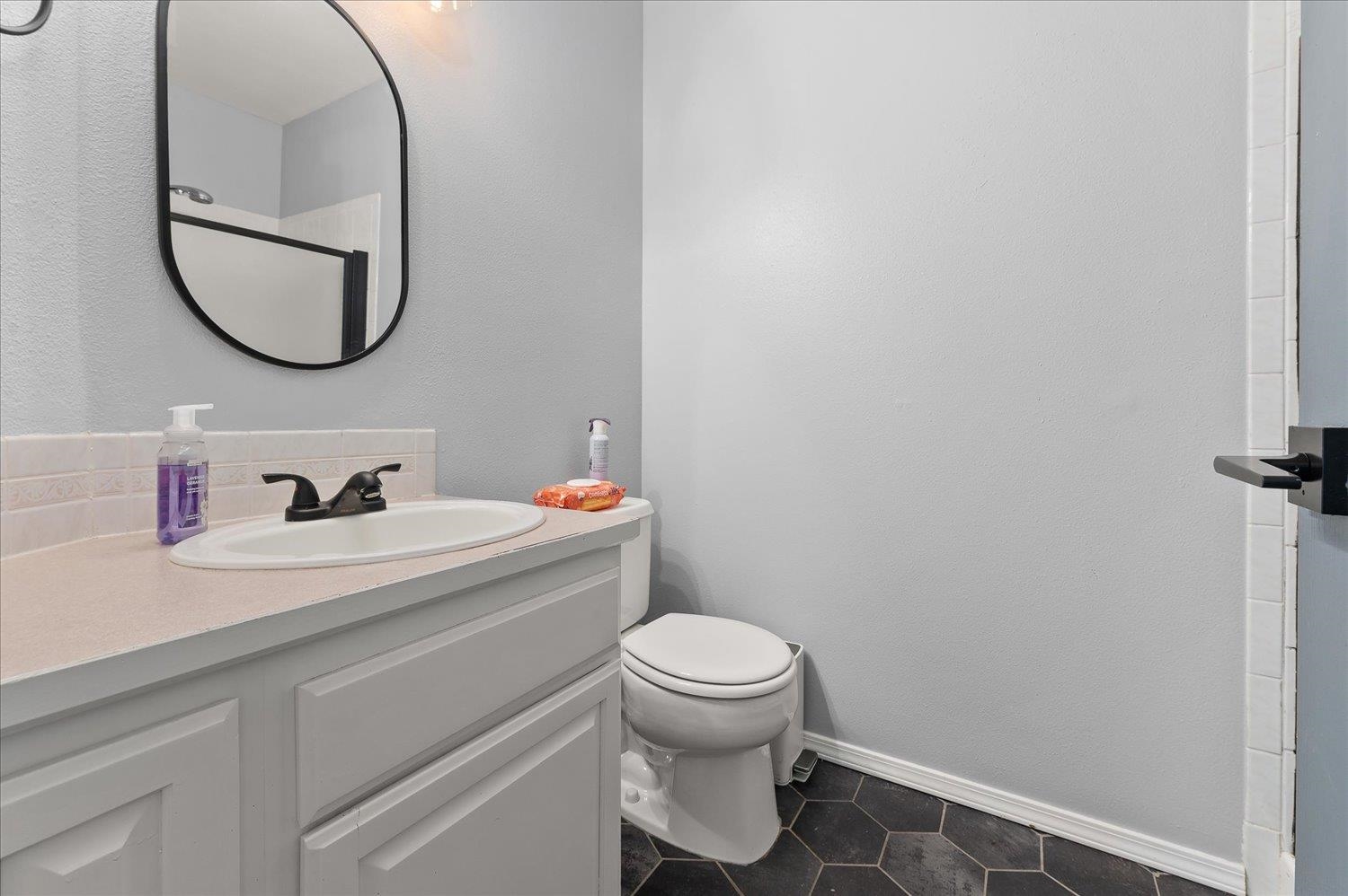 1204 W Candlewood Ct