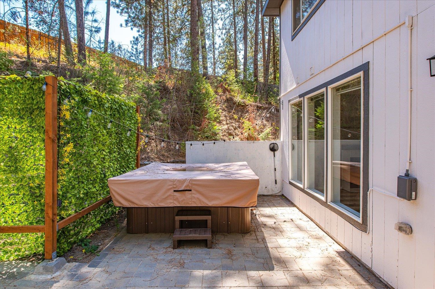 1204 W Candlewood Ct