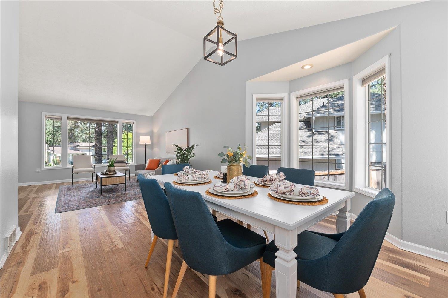 1204 W Candlewood Ct