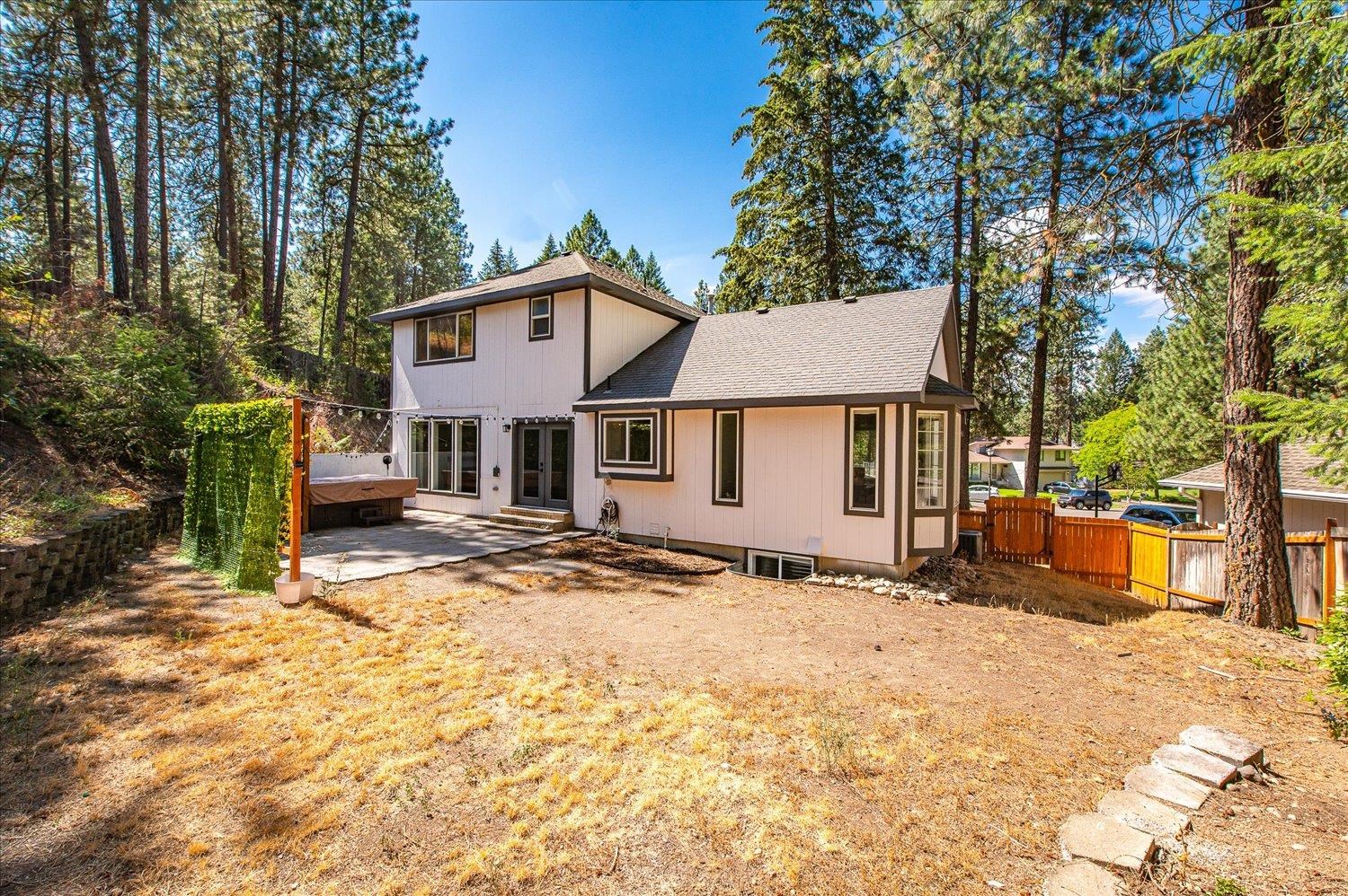 1204 W Candlewood Ct