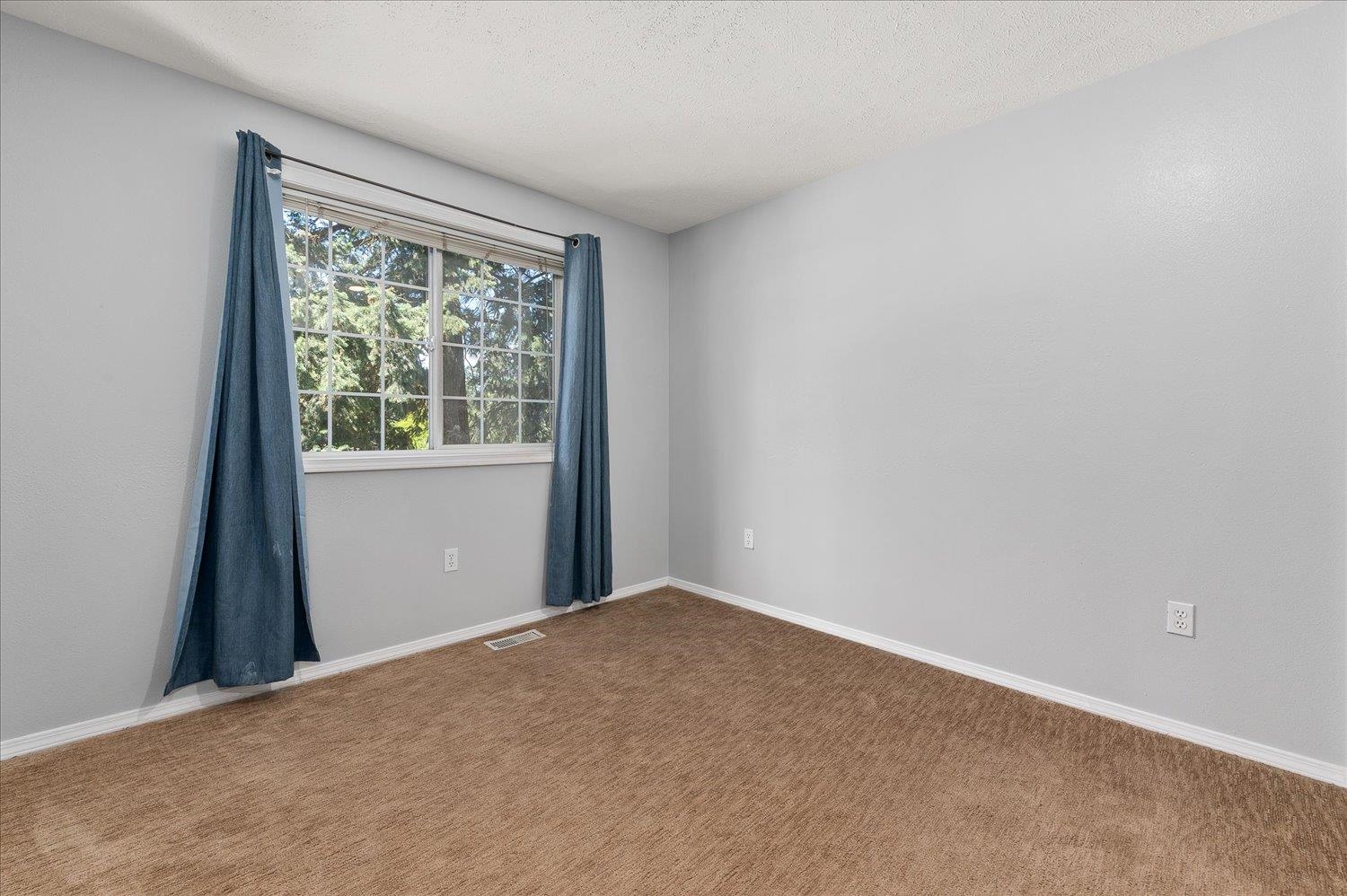 1204 W Candlewood Ct