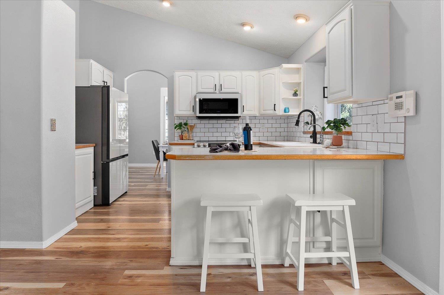 1204 W Candlewood Ct