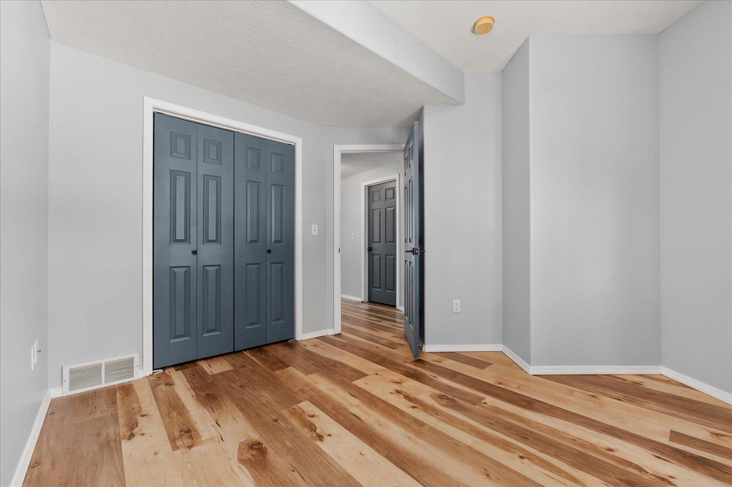 1204 W Candlewood Ct