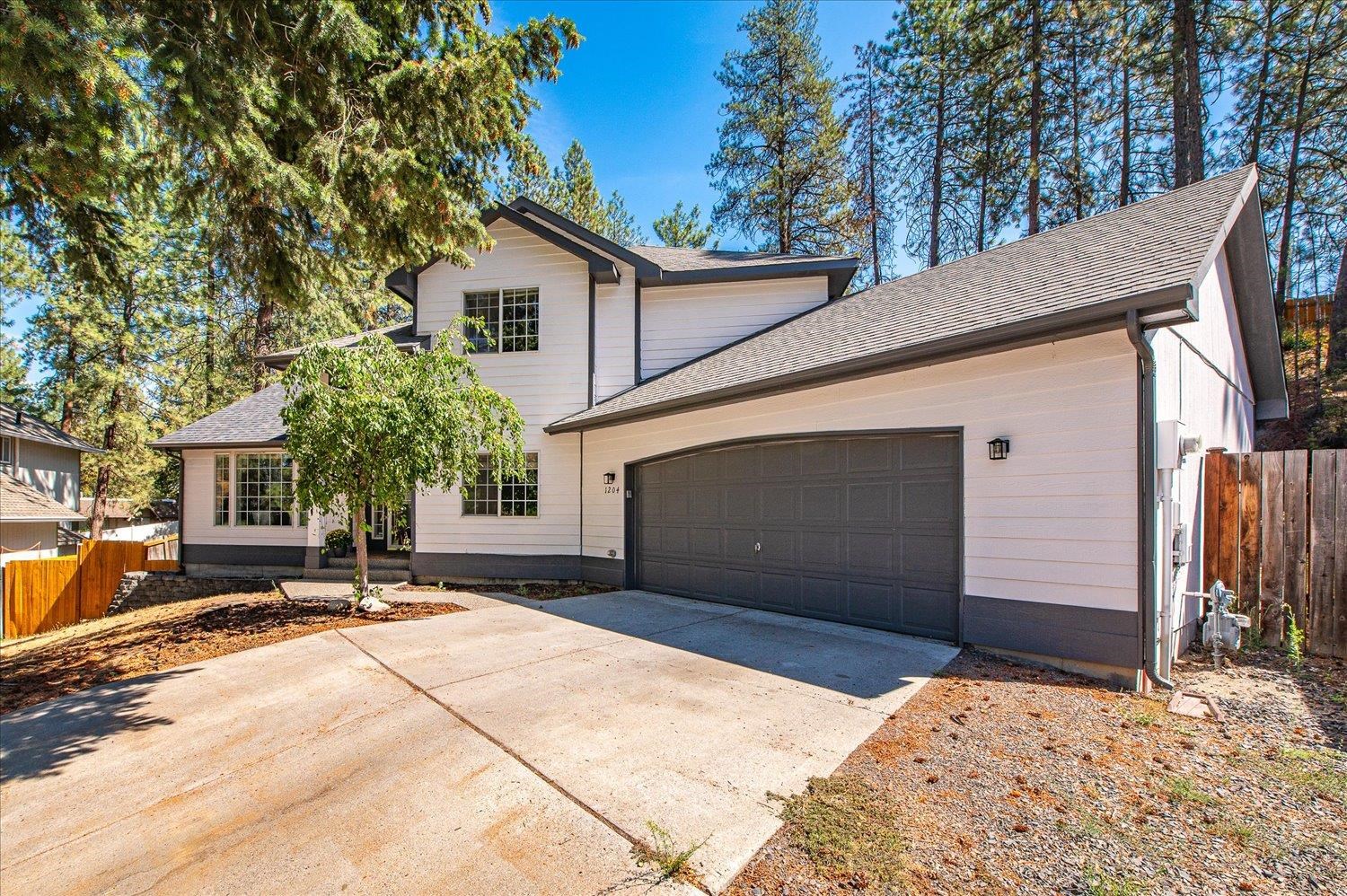 1204 W Candlewood Ct