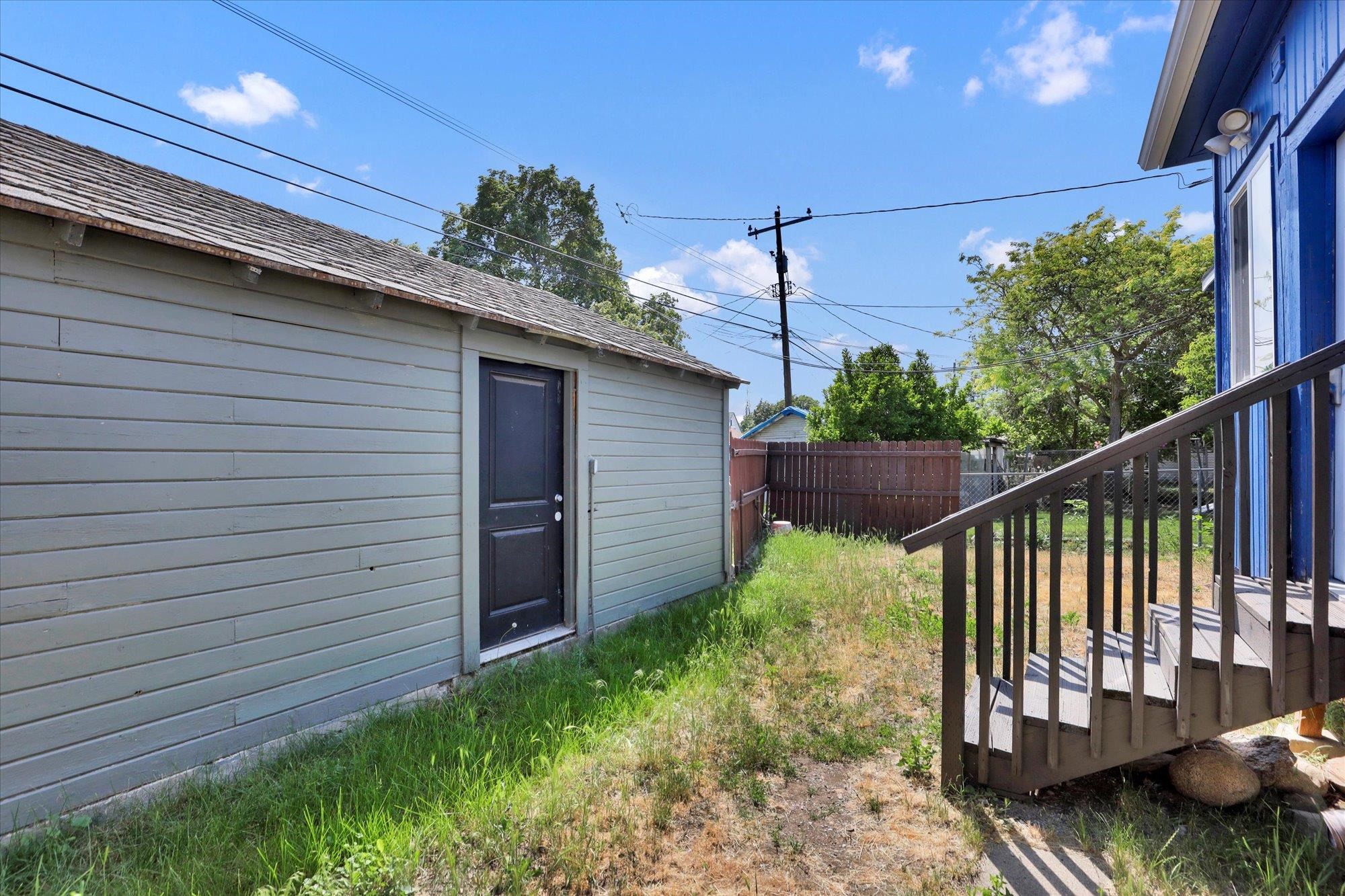 2505 W Mallon Ave