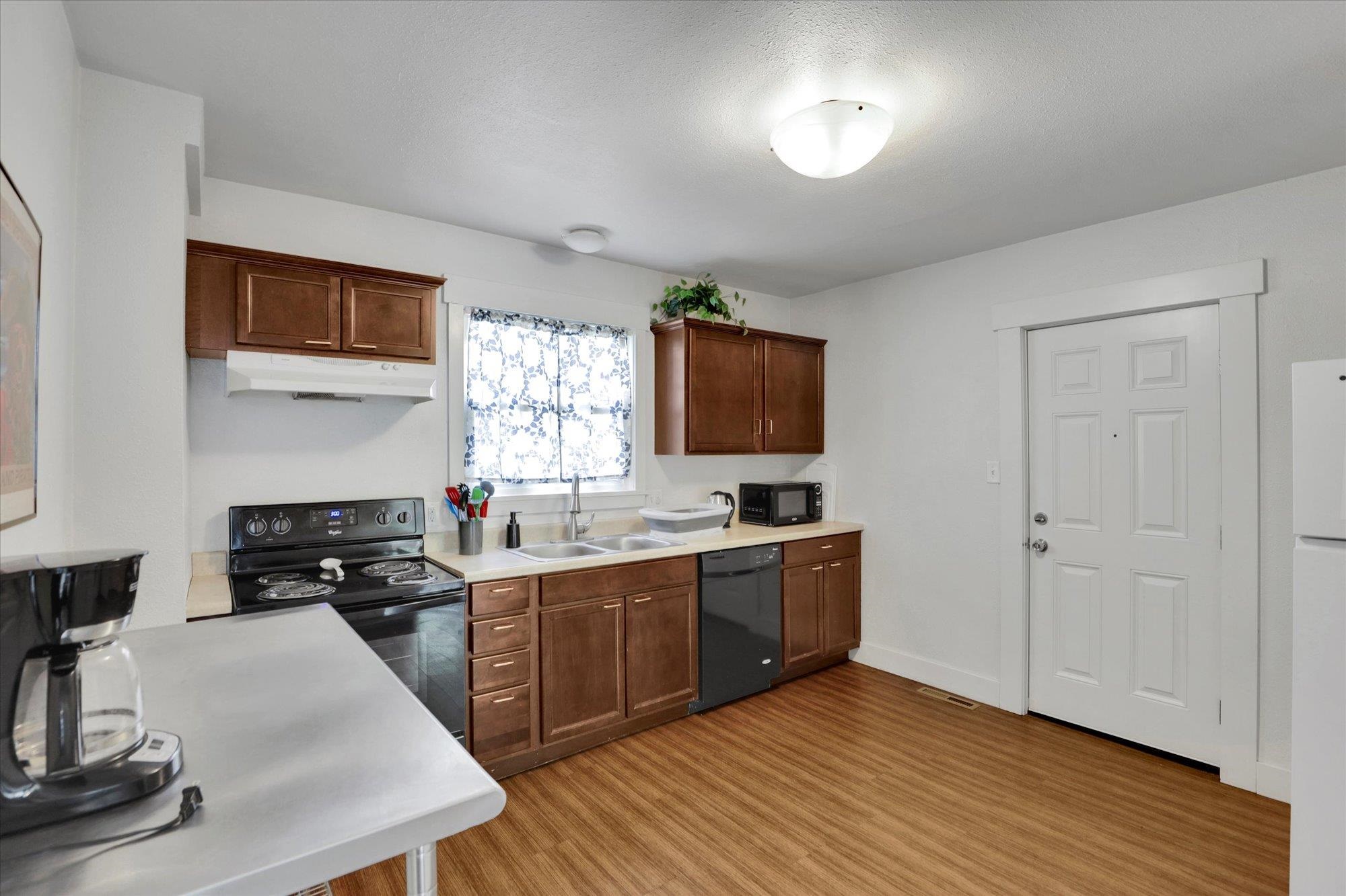 2505 W Mallon Ave