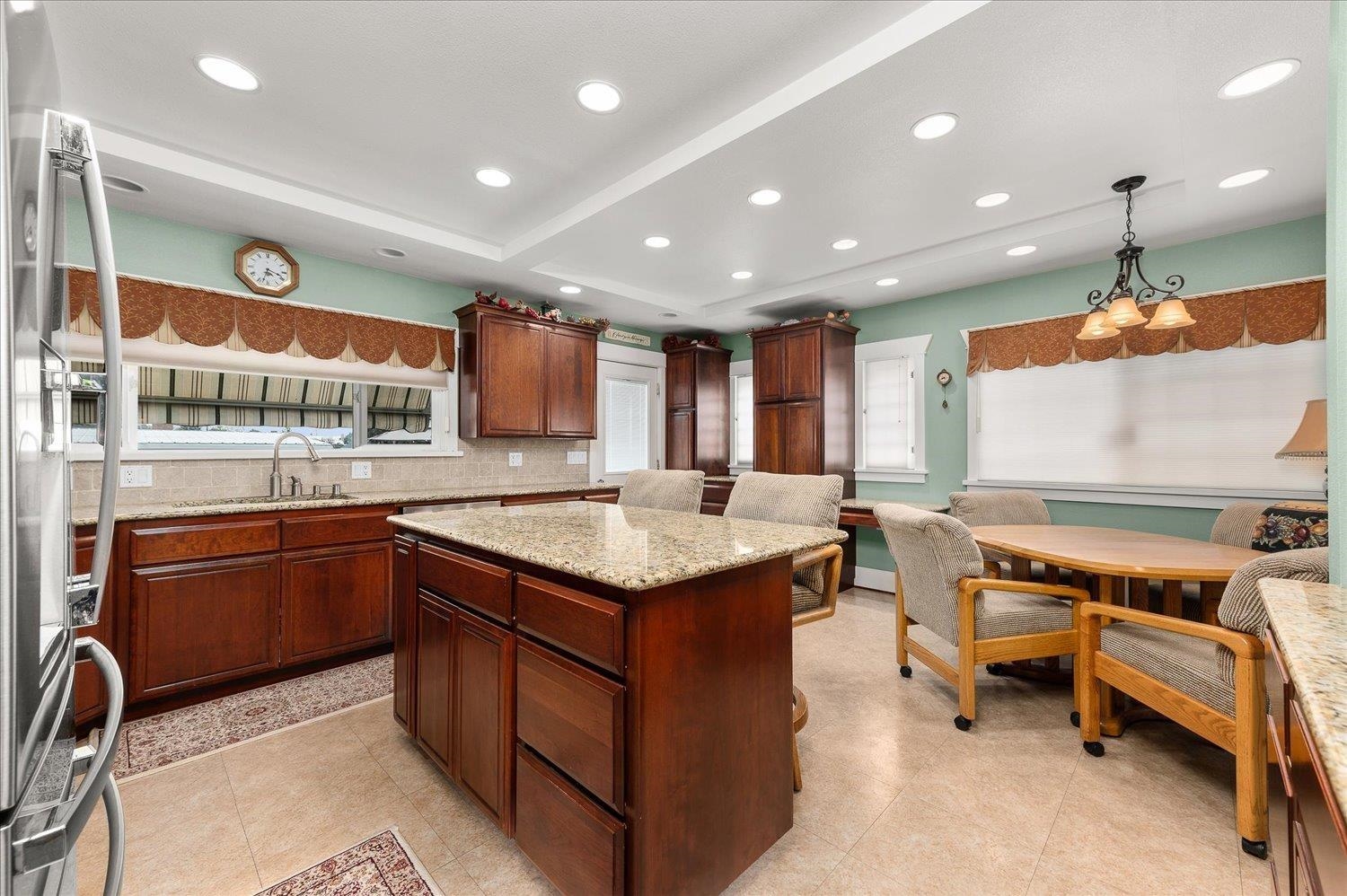 209 W 6th Ave