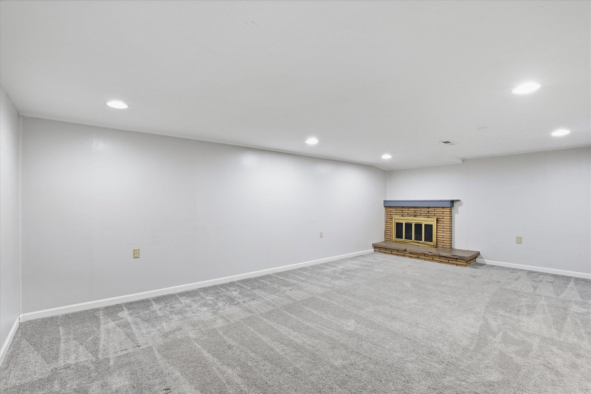 3105 W Houston Ave