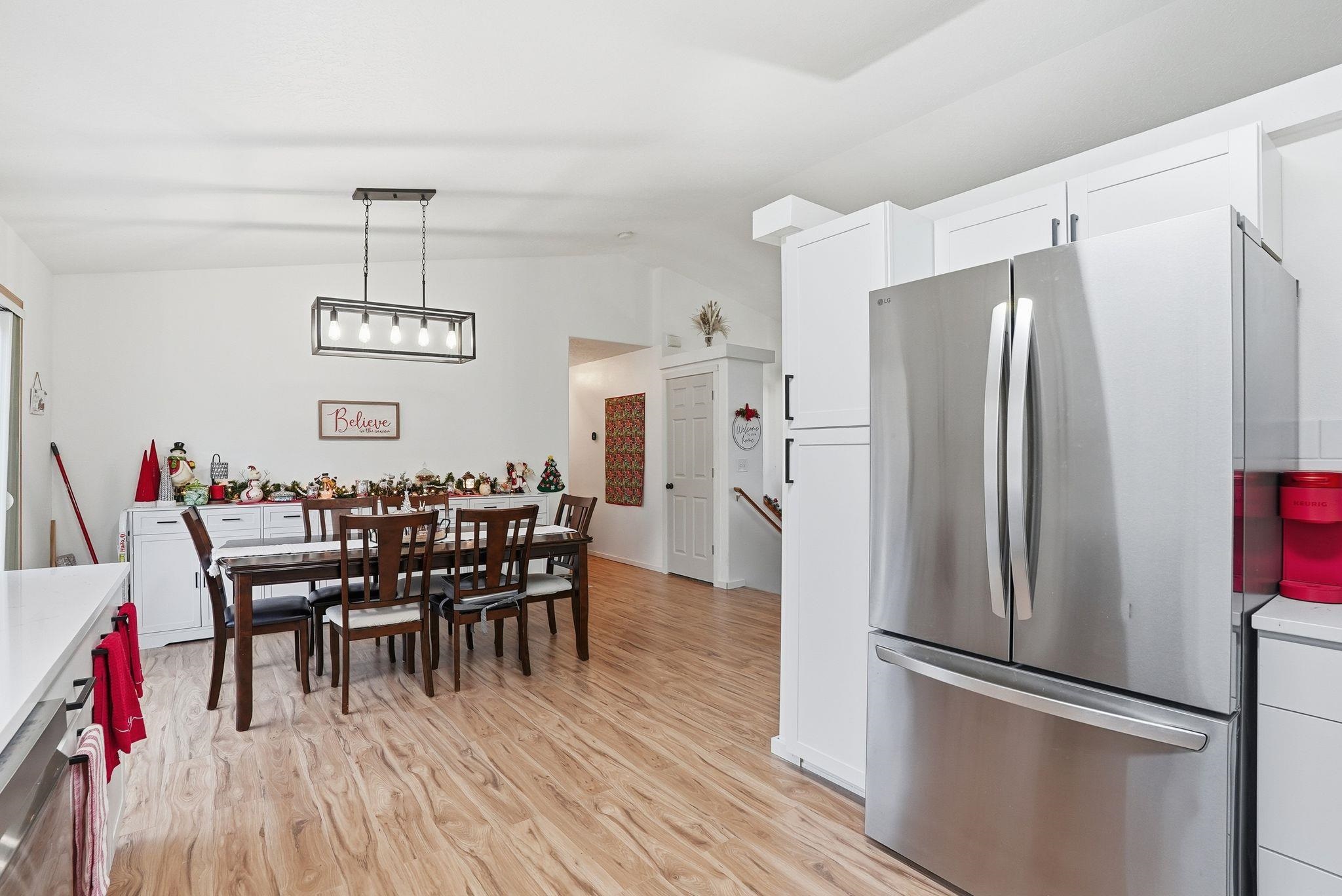 8015 S West Terrace Dr