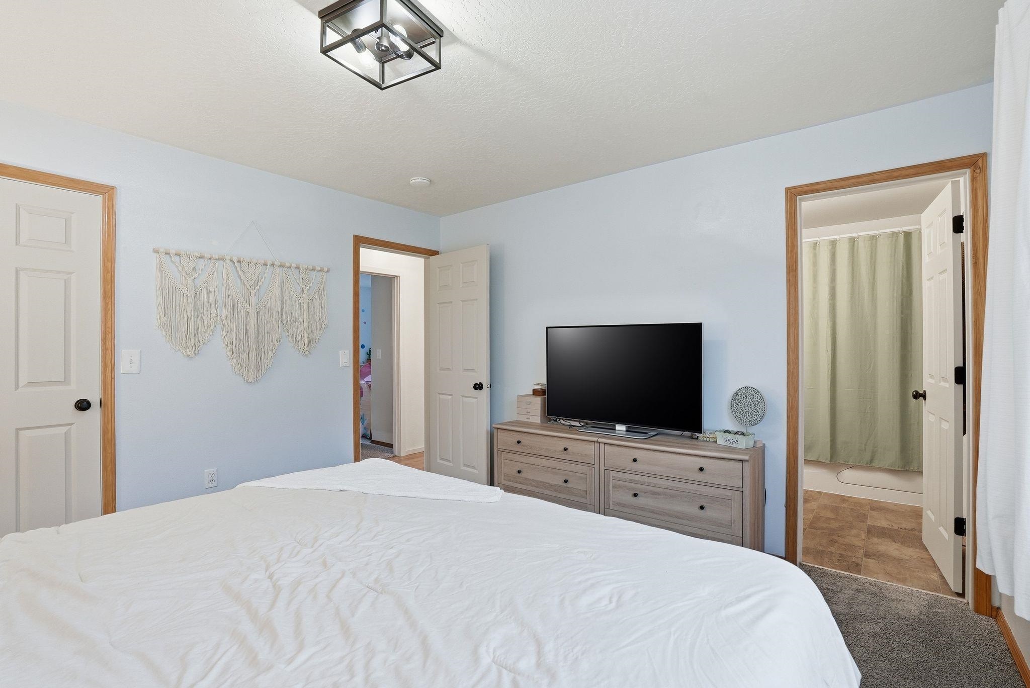 8015 S West Terrace Dr