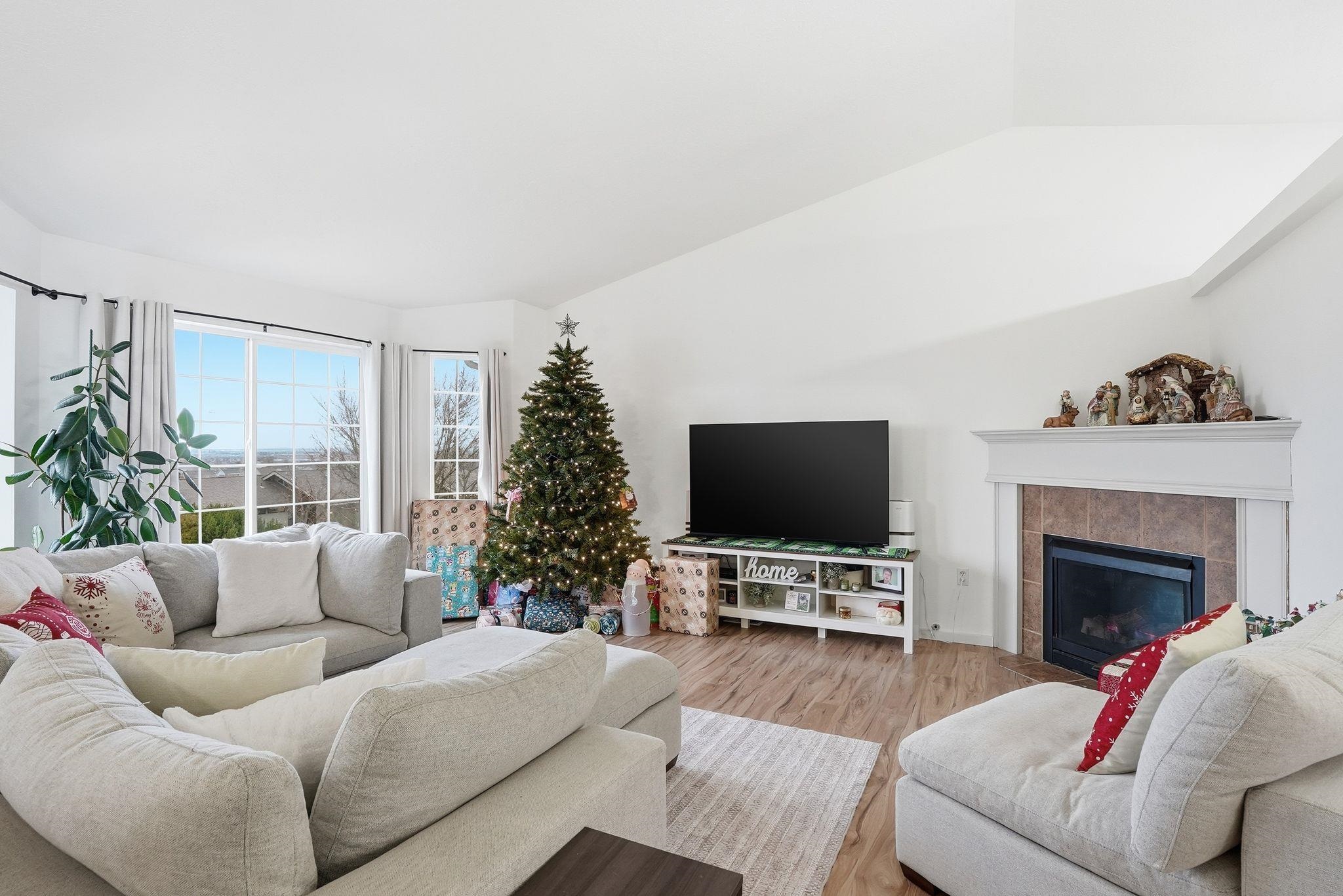 8015 S West Terrace Dr