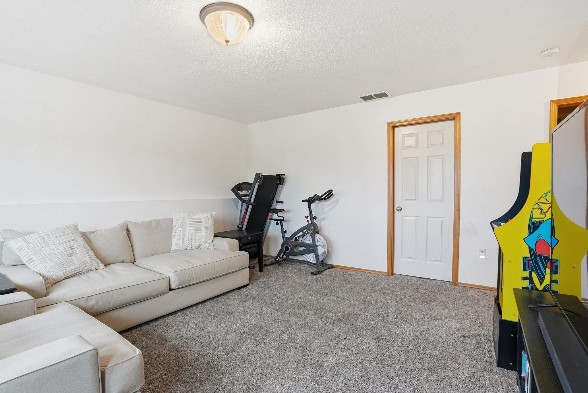 8015 S West Terrace Dr