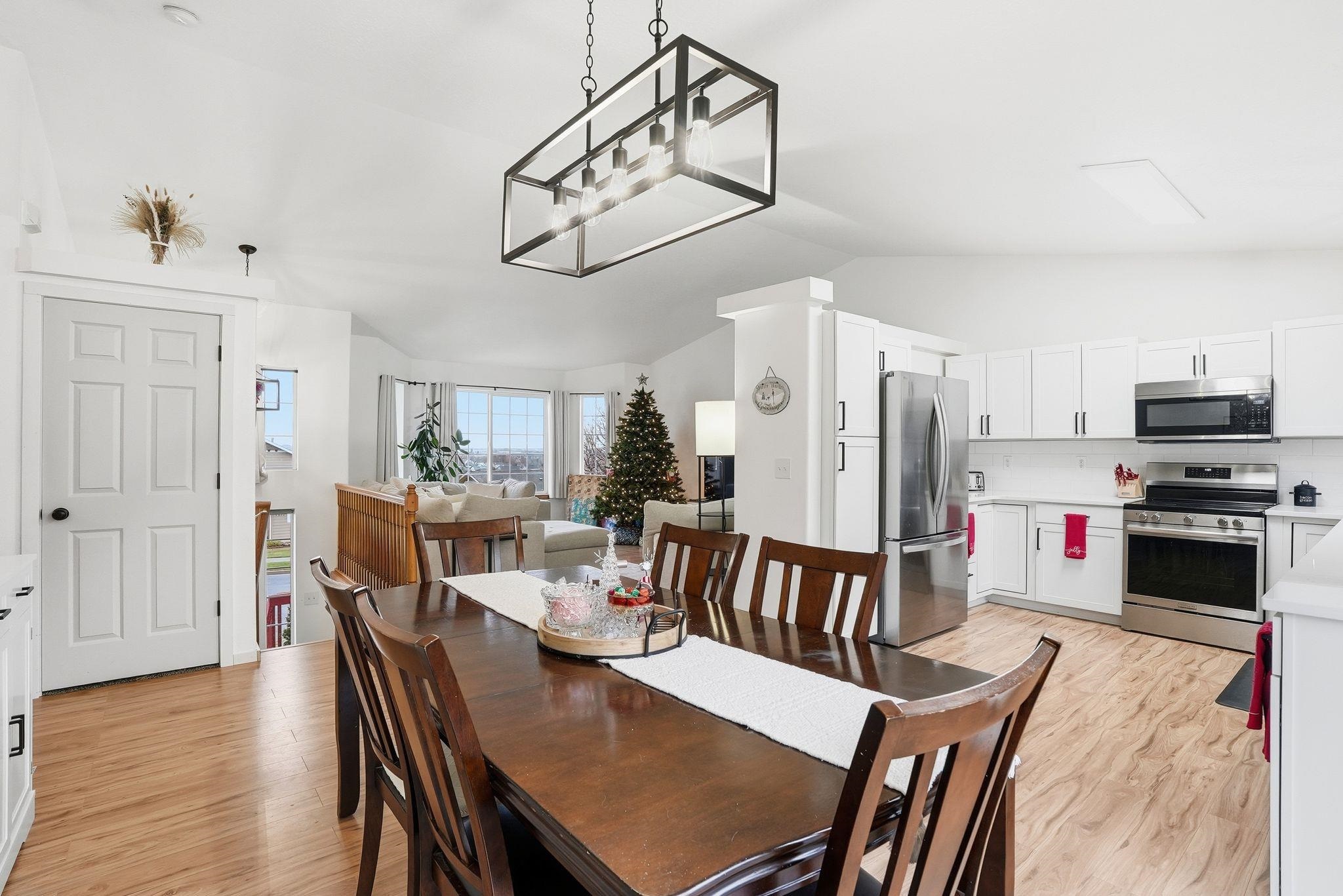 8015 S West Terrace Dr