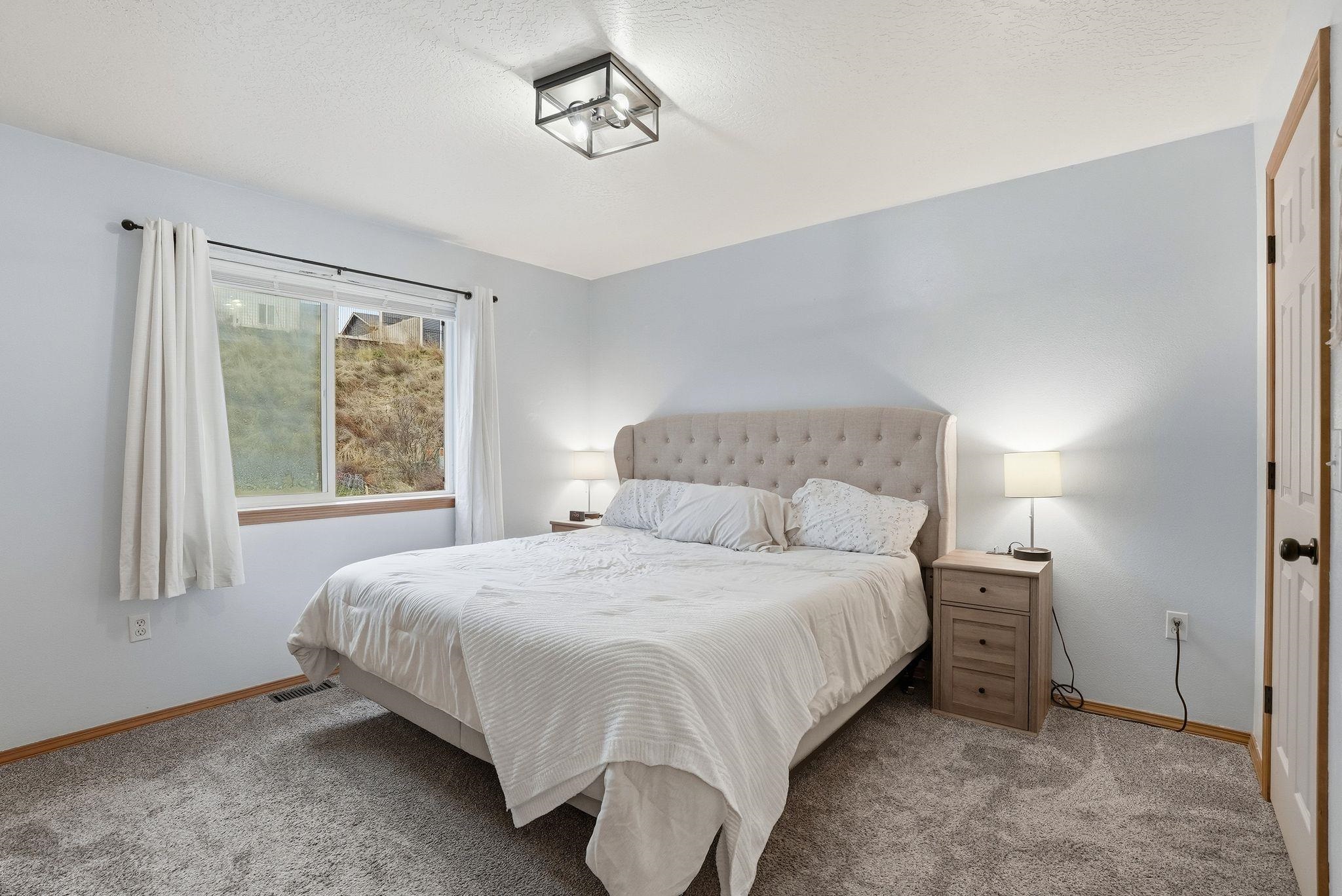 8015 S West Terrace Dr