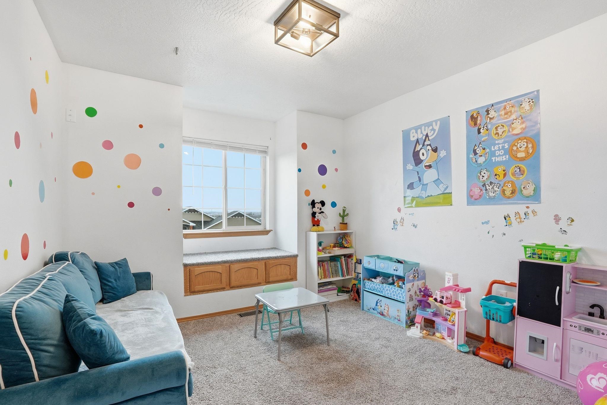 8015 S West Terrace Dr