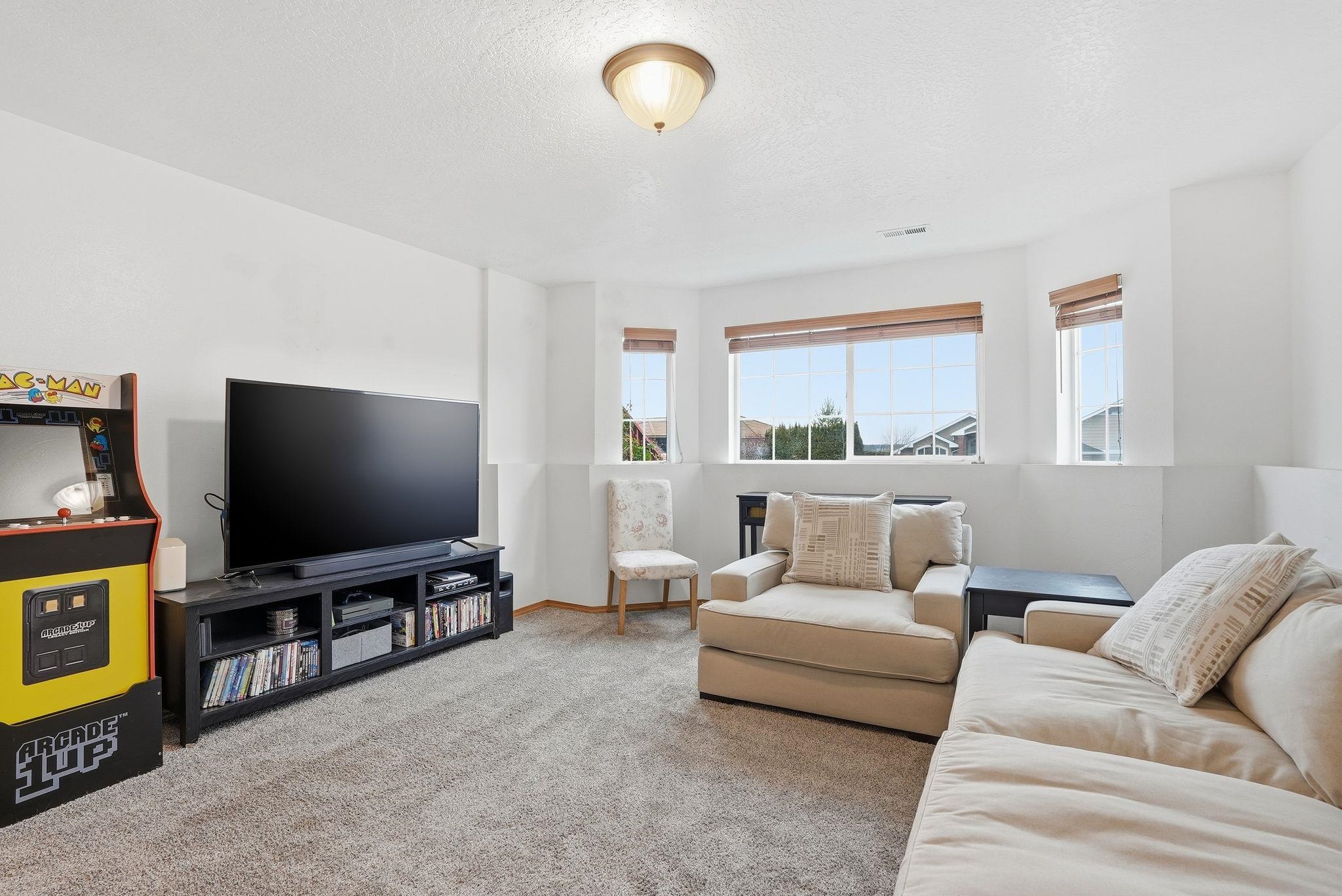 8015 S West Terrace Dr